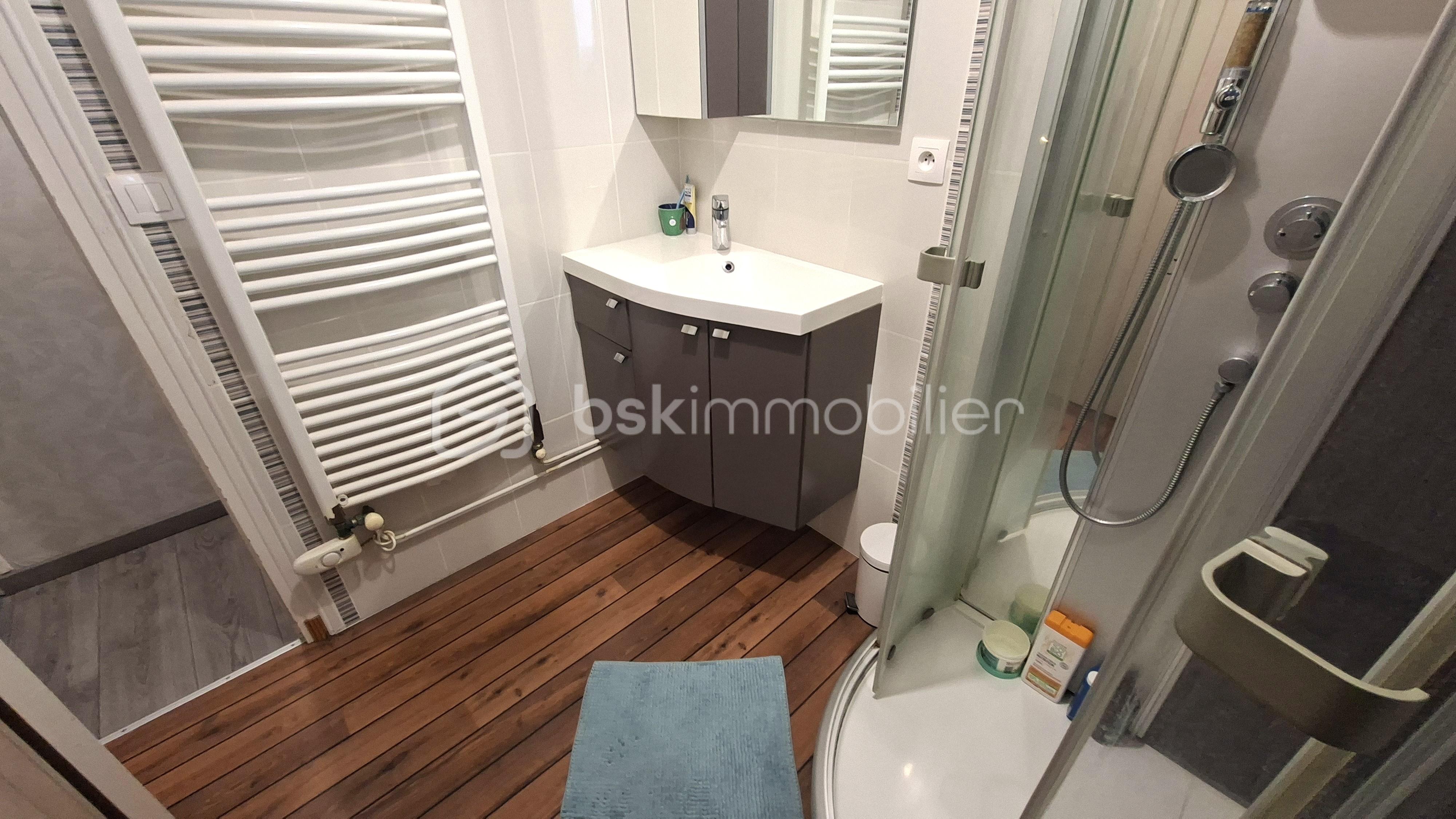 Maison en pierre de 145 m² - bidel salle d'eau étage 1.jpg