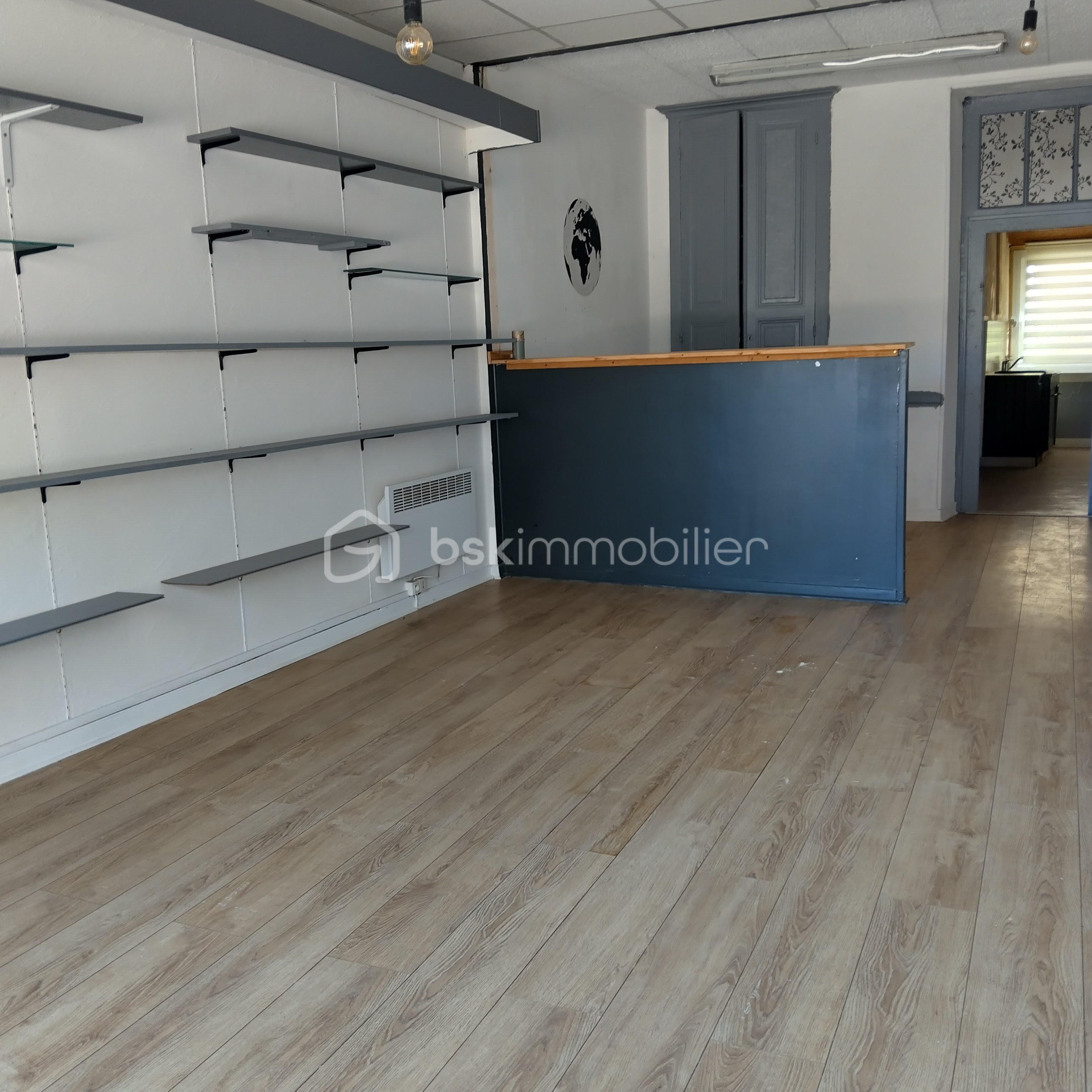 Immeuble de 123 m² - piece local.jpg