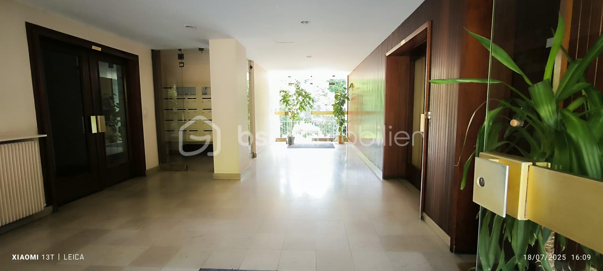 Appartement de 41,92 m² - hall d'entree parking.jpg