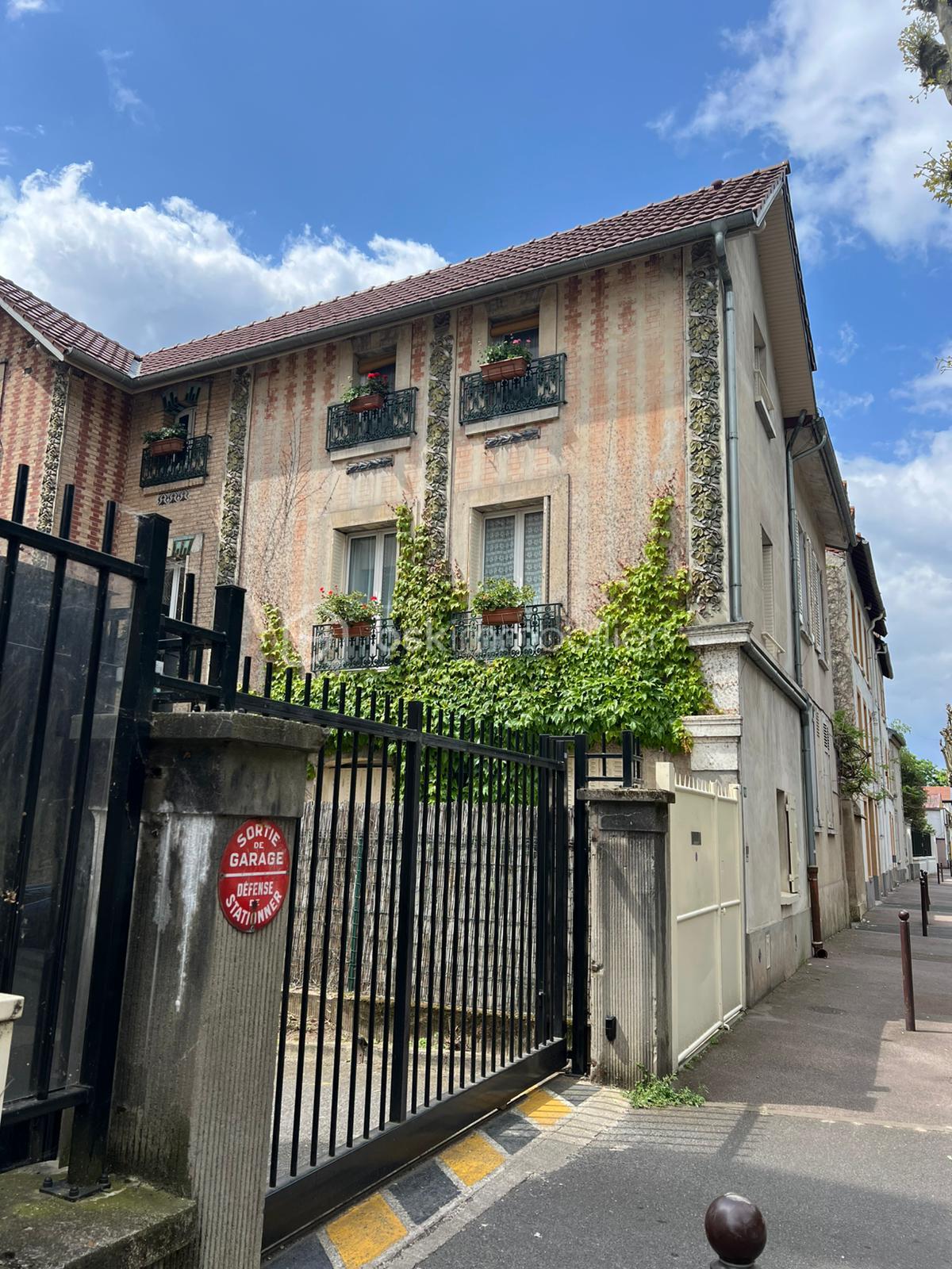 Appartement de 41,92 m² - entreé parking.jpg