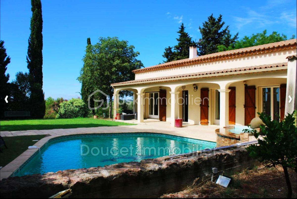 VUE ENSEMBLE VILLA TOURNEIGE.jpg