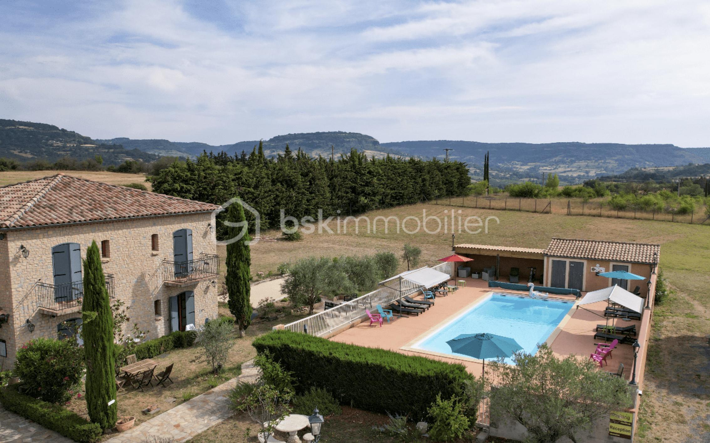 Fonds de commerce à Villeneuve-De-Berg · 299 000 €