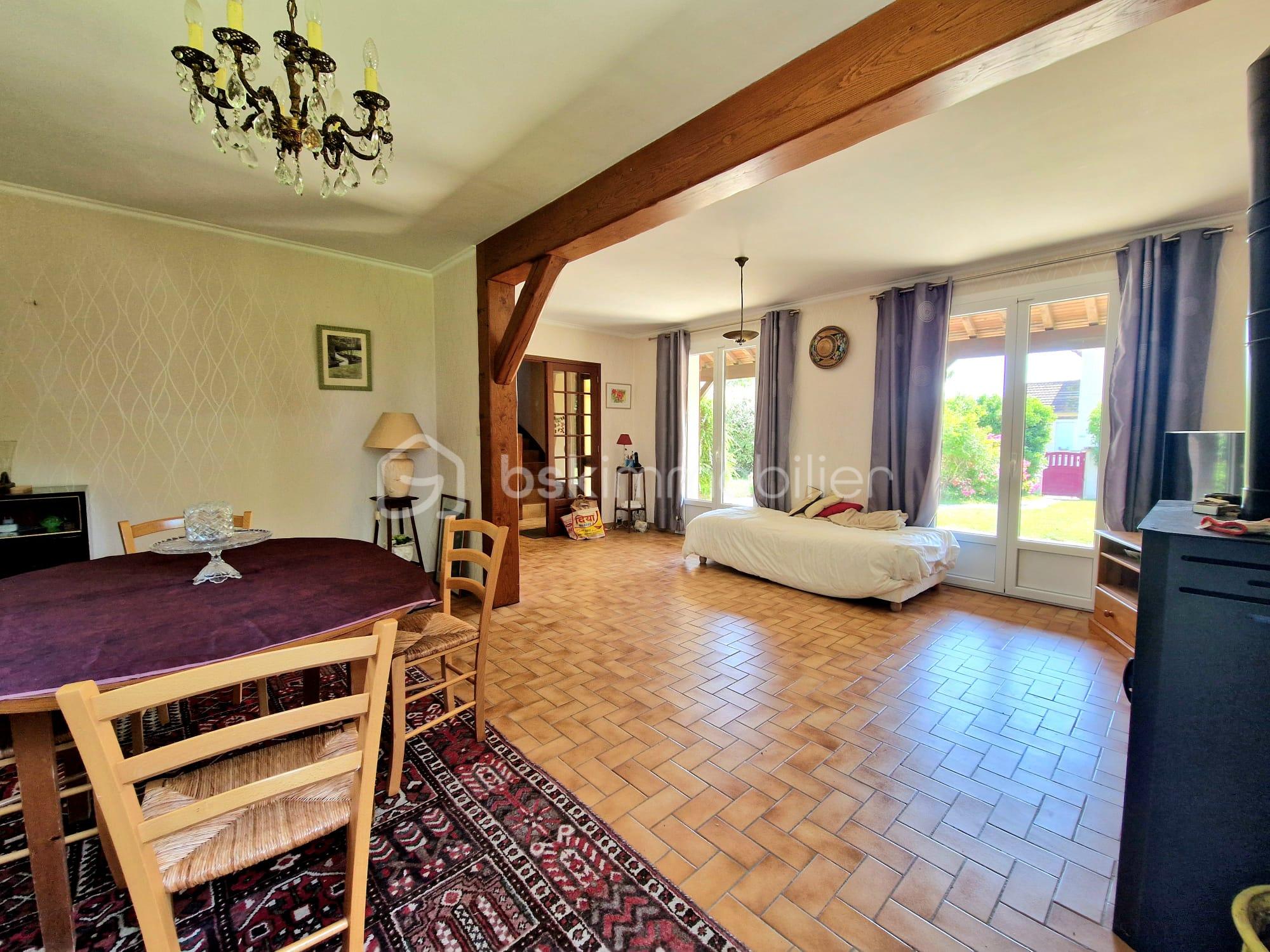 HOUDAN IMMOBILIER BSK CELINE VAN DE WALLE 5'.jpeg