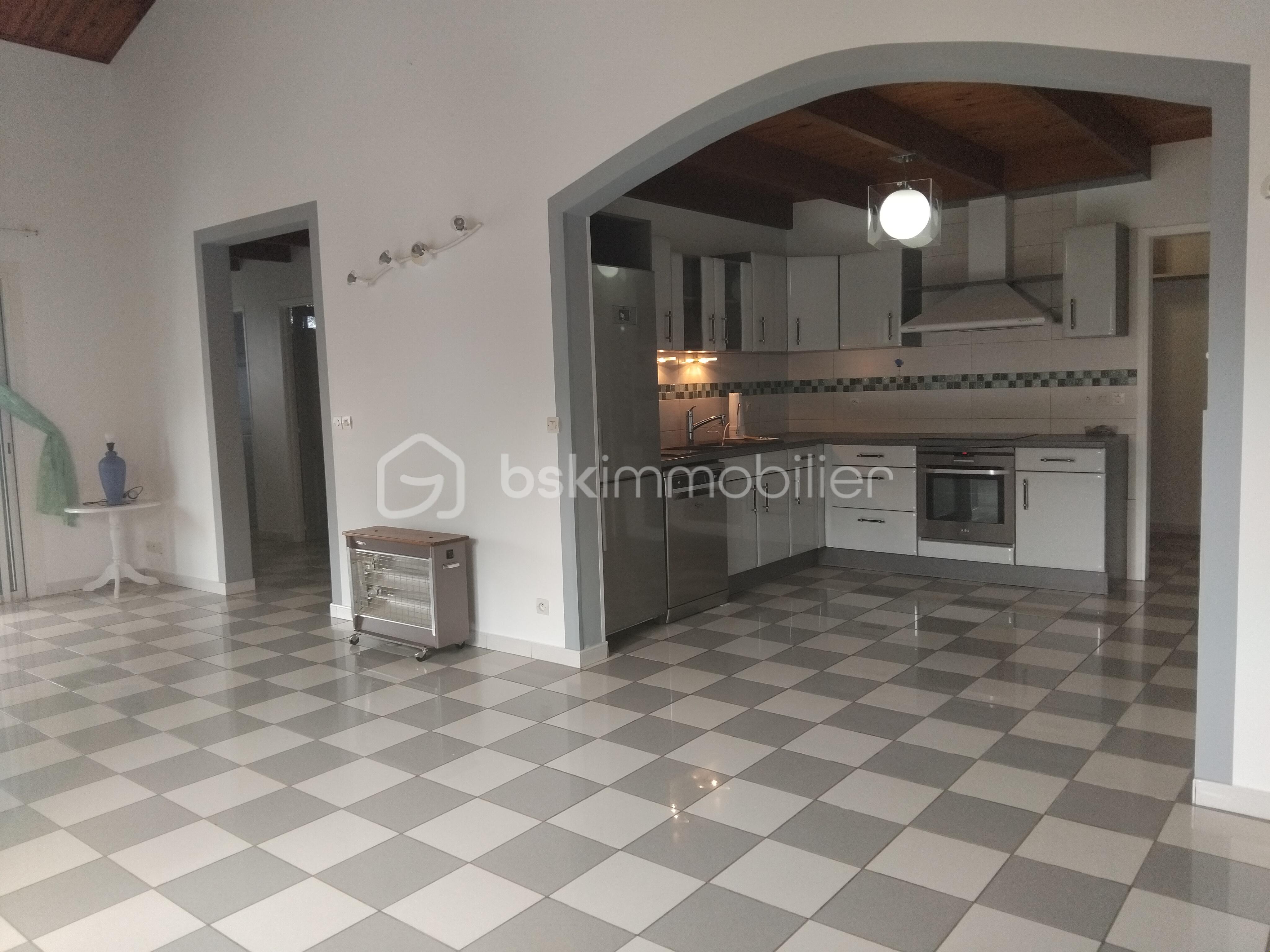 Maison de 171 m² - cuisine + salon.jpg