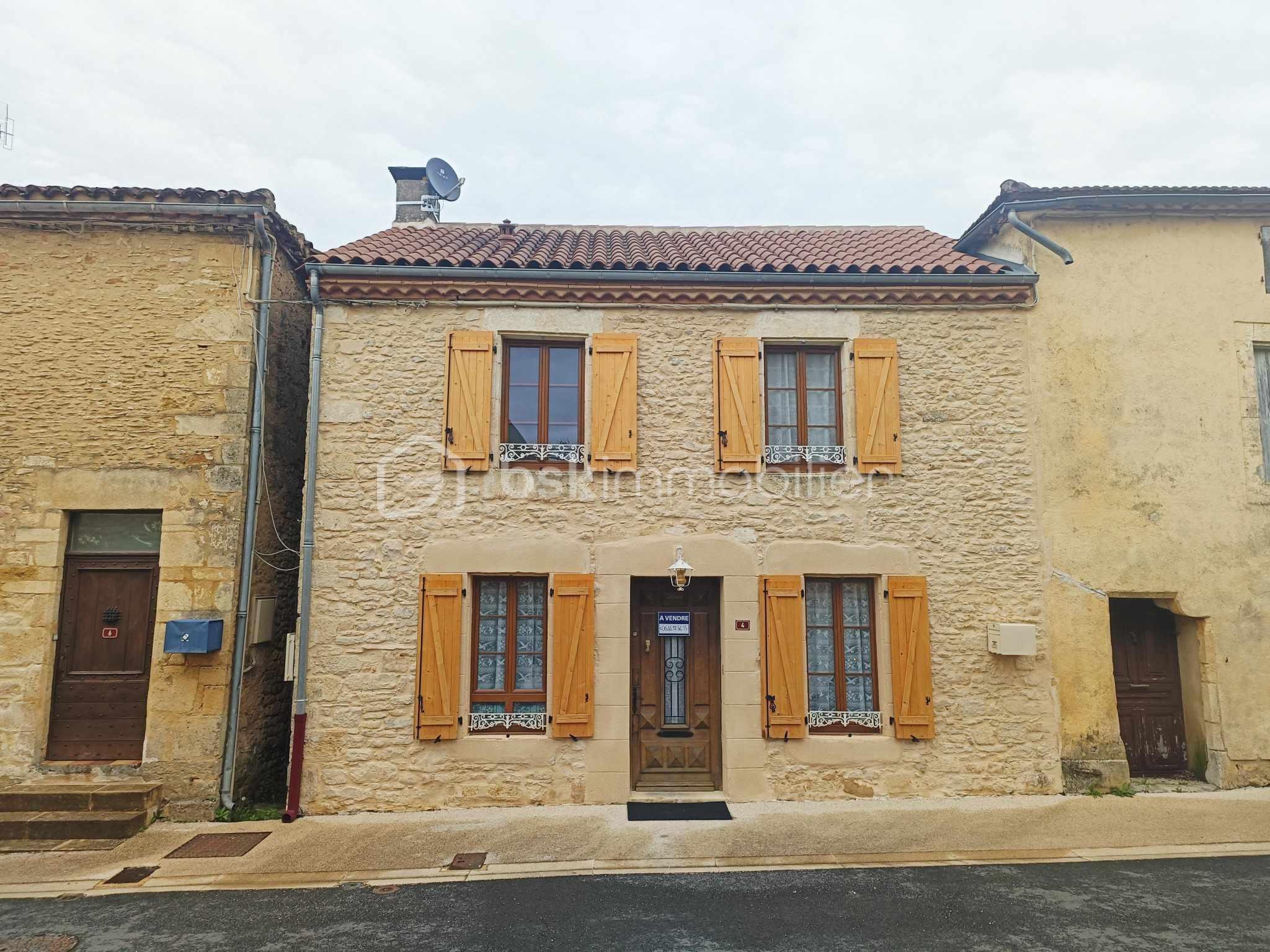 Maison de ville de 82 m² - 490680637_689558933530847_644963249371874949_n.jpg