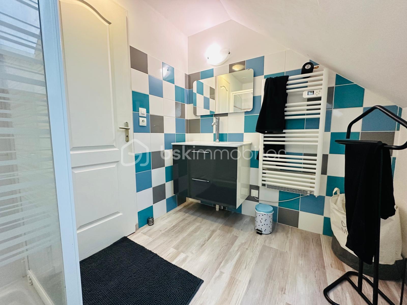 Maison de 172 m² - sdb etage.jpeg