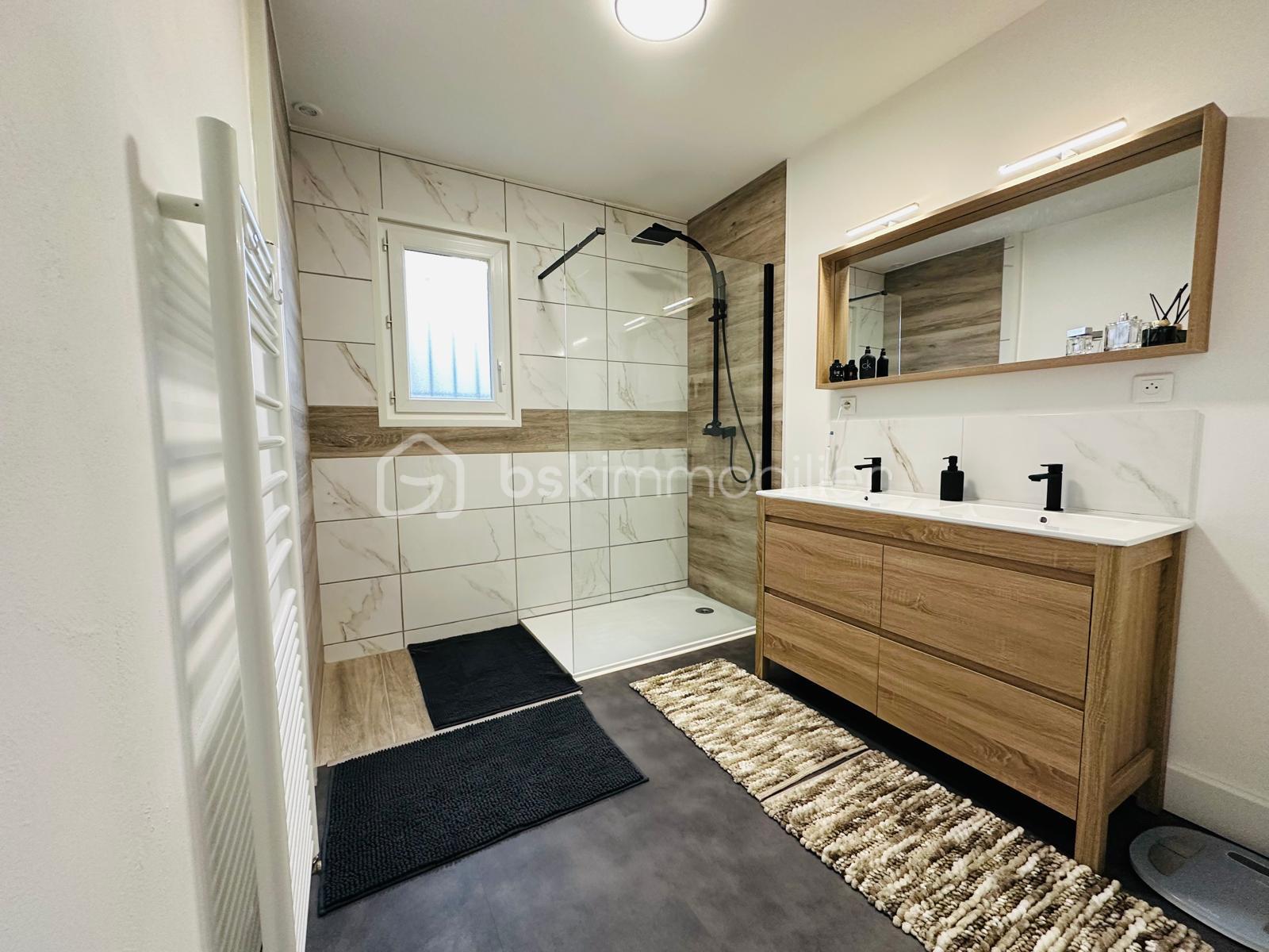 Maison de 172 m² - sdb rdc.jpeg