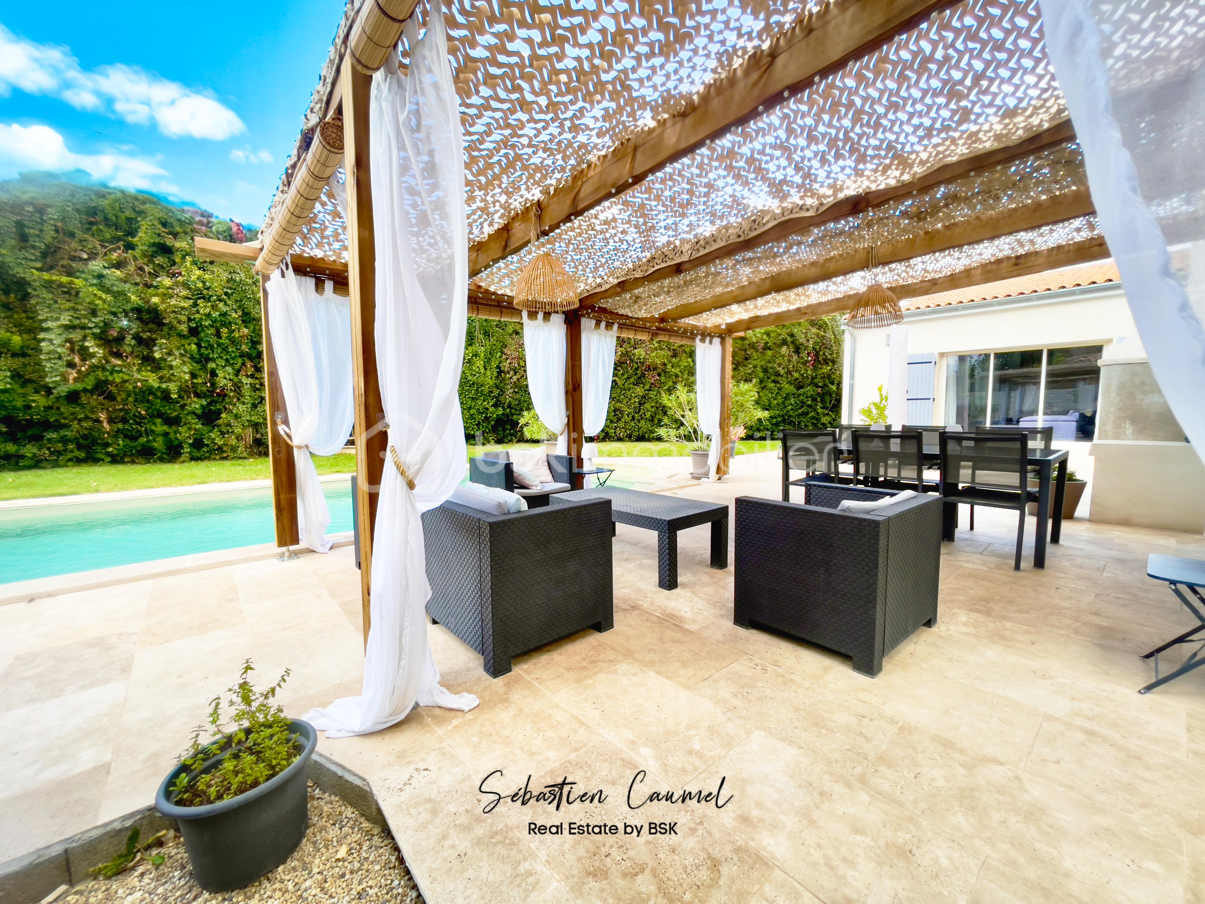 Villa de 184 m² - TERRASSE PISCINE 6B.jpg