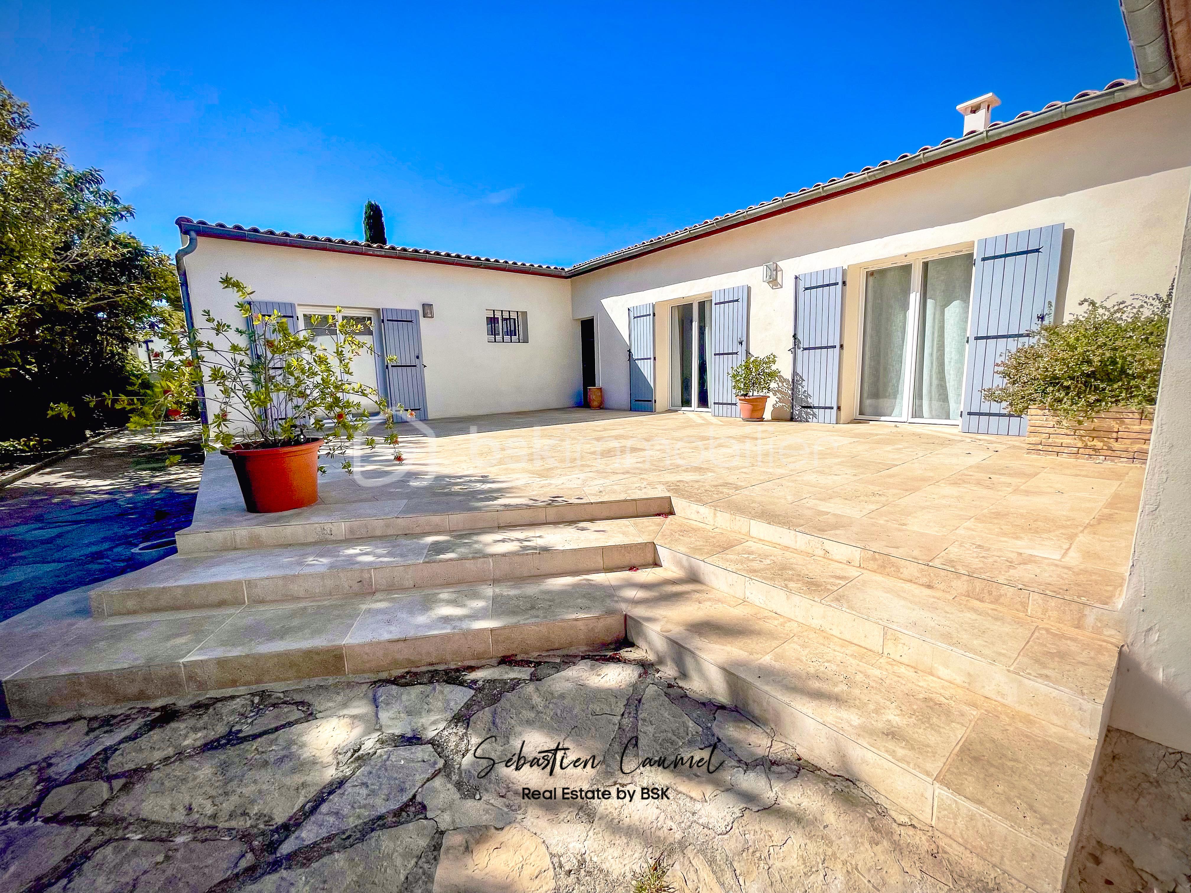 Villa de 184 m² - EXTERIEUR TERRASSE ENTREE MAISON.jpg