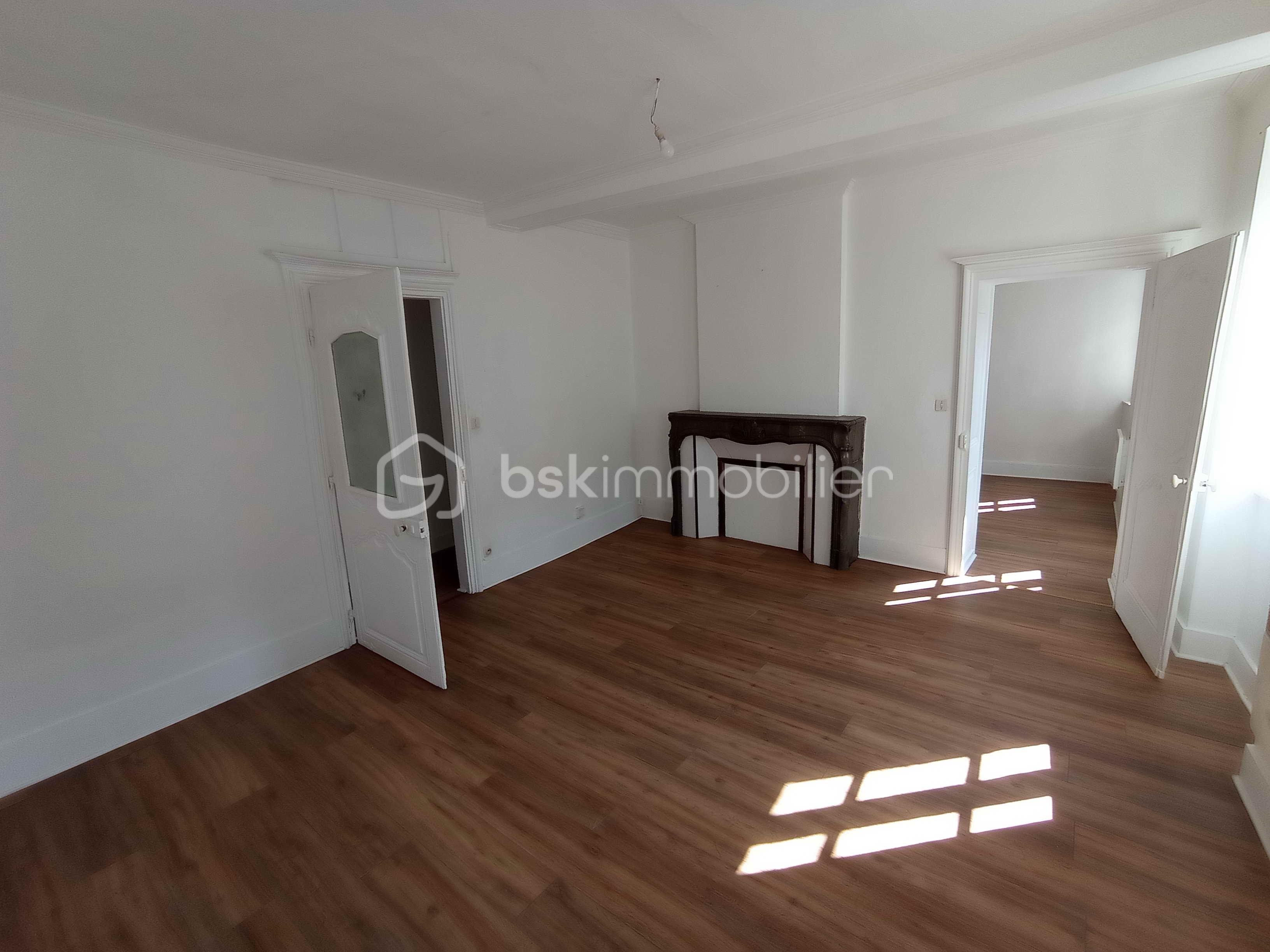 Immeuble 7 pièces 212 m² · à Vesoul · 212 m² · 141 000 €