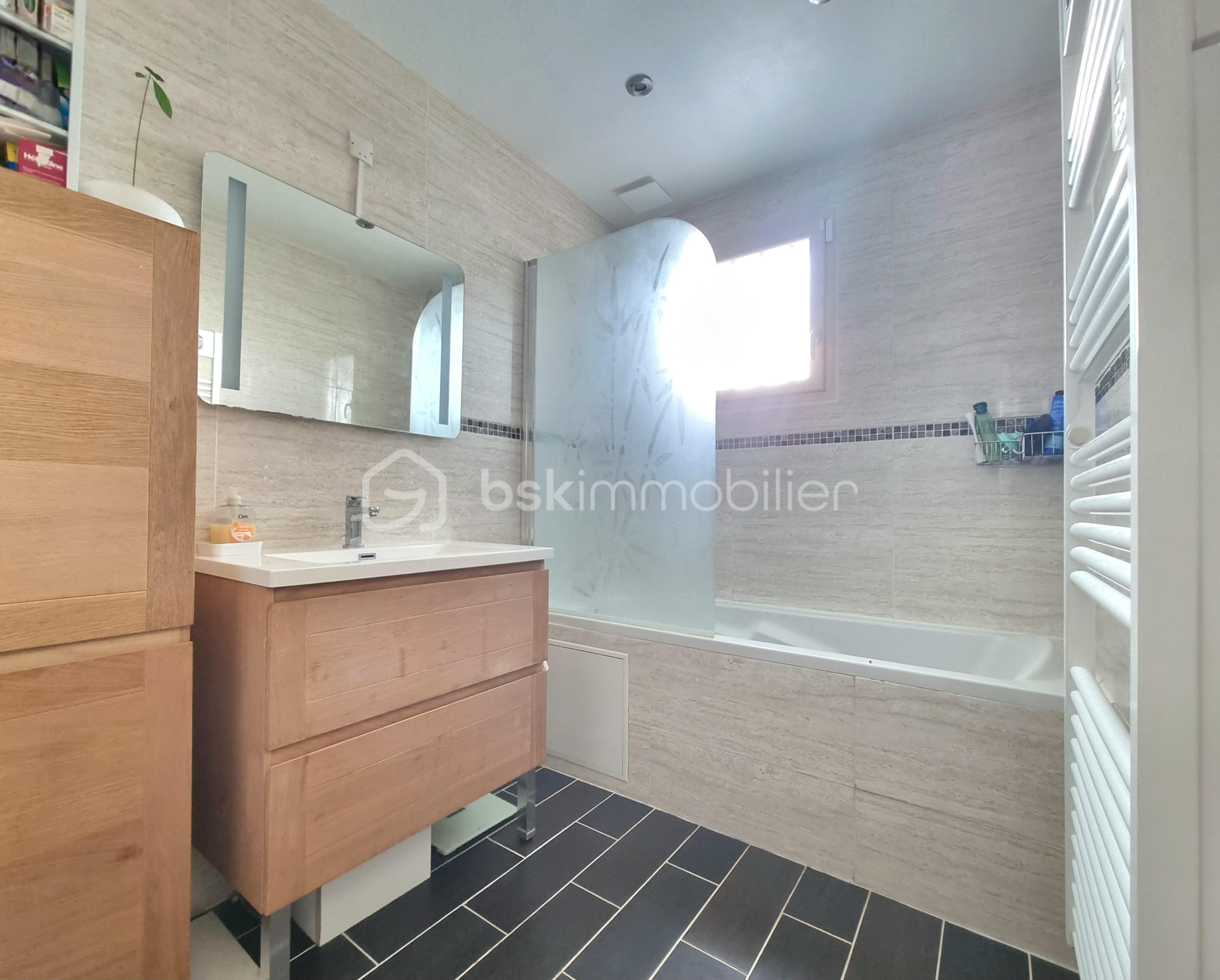 Maison traditionnelle de 98 m² - 20260204_165224.jpg