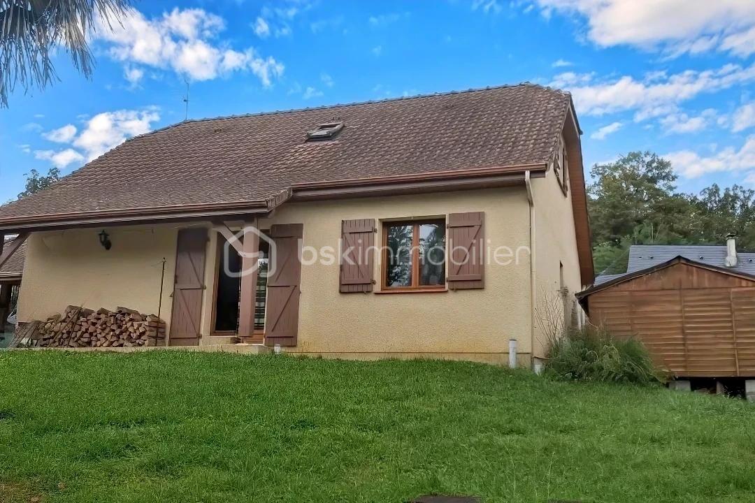 Maison traditionnelle de 107 m² - hoqi-ec8a995350ac479583e0ef45dddb85c2.jpg