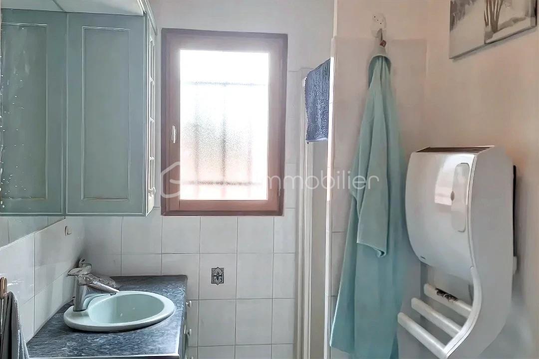 Maison traditionnelle de 107 m² - hoqi-fc536ef27688456c90946e9179616a9b.jpg