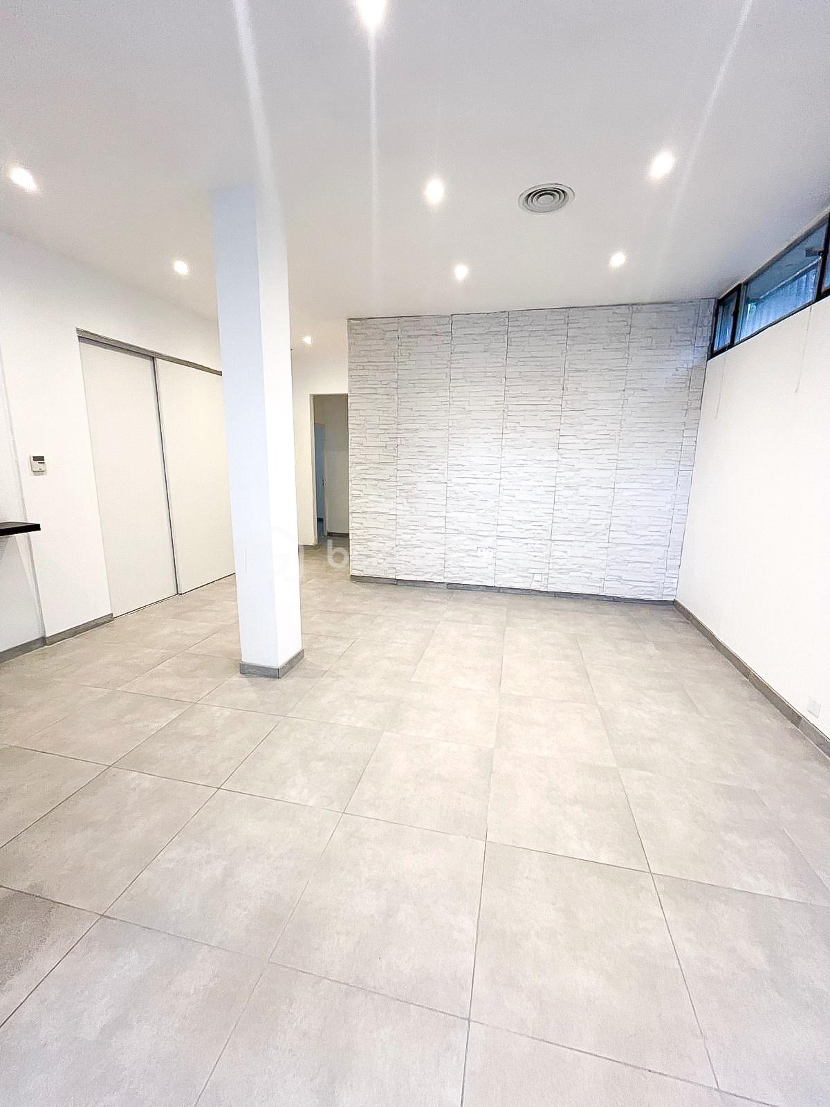 Appartement de 83,12 m² - 0e9bd44a-487f-446d-b2d9-a7bd59beca07.JPG
