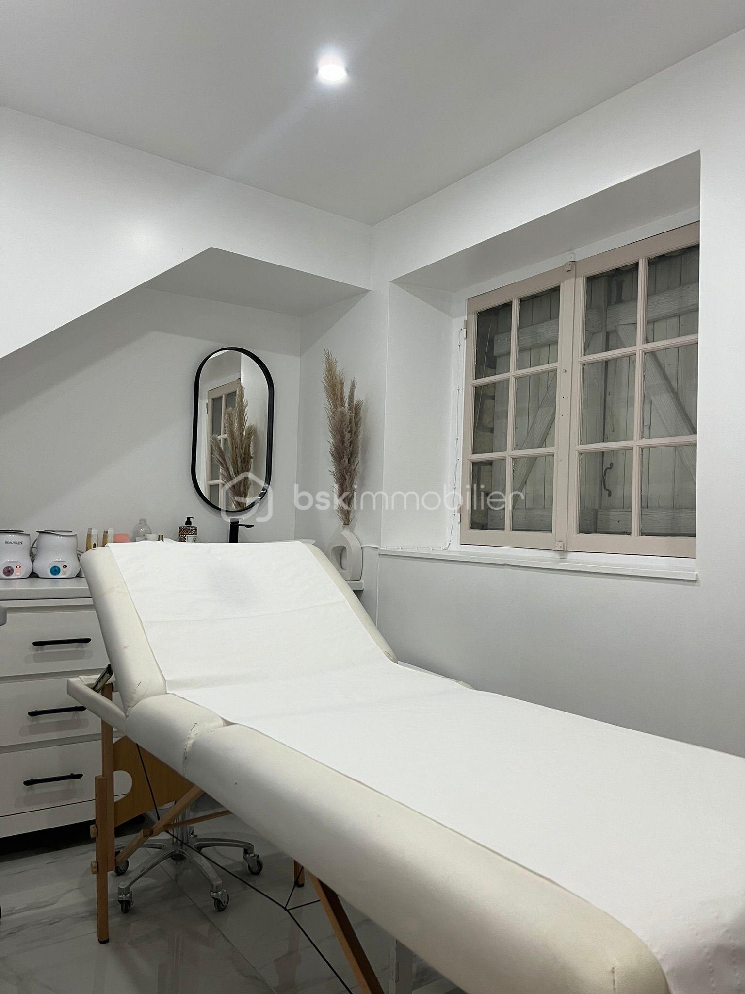 Boutique de 42 m² - 2879F074-0B0D-451B-8061-7DC33E6D0A89.jpeg