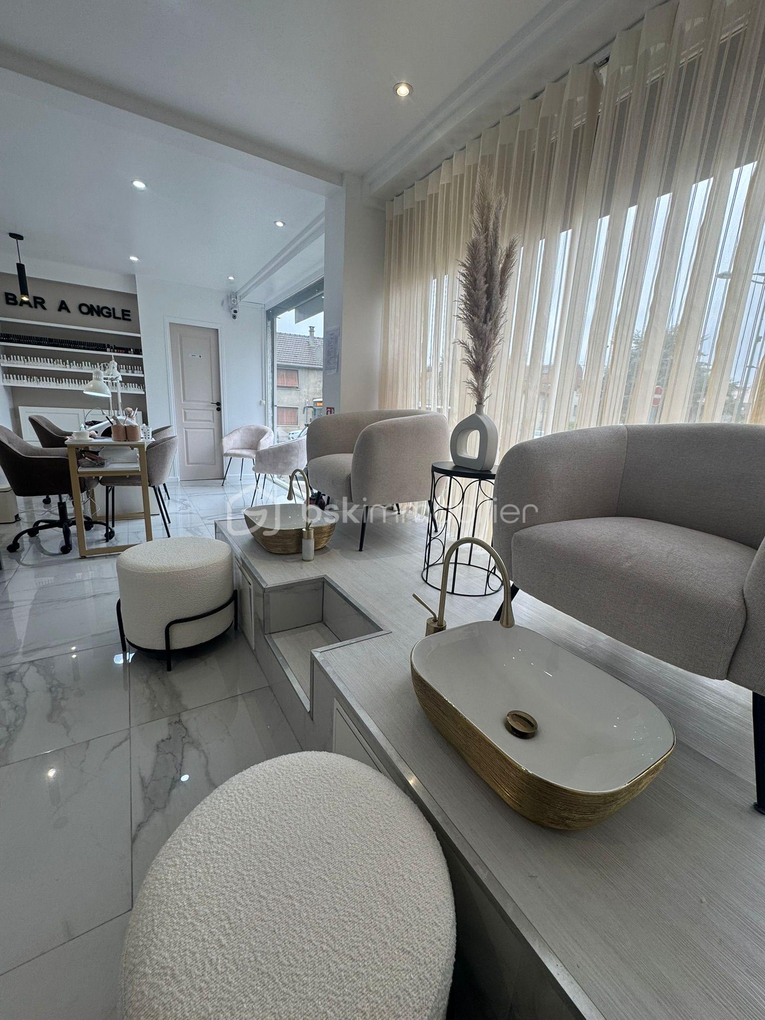 Boutique de 42 m² - 1D296F84-54B3-4A82-97F4-112510BE71D0.jpeg