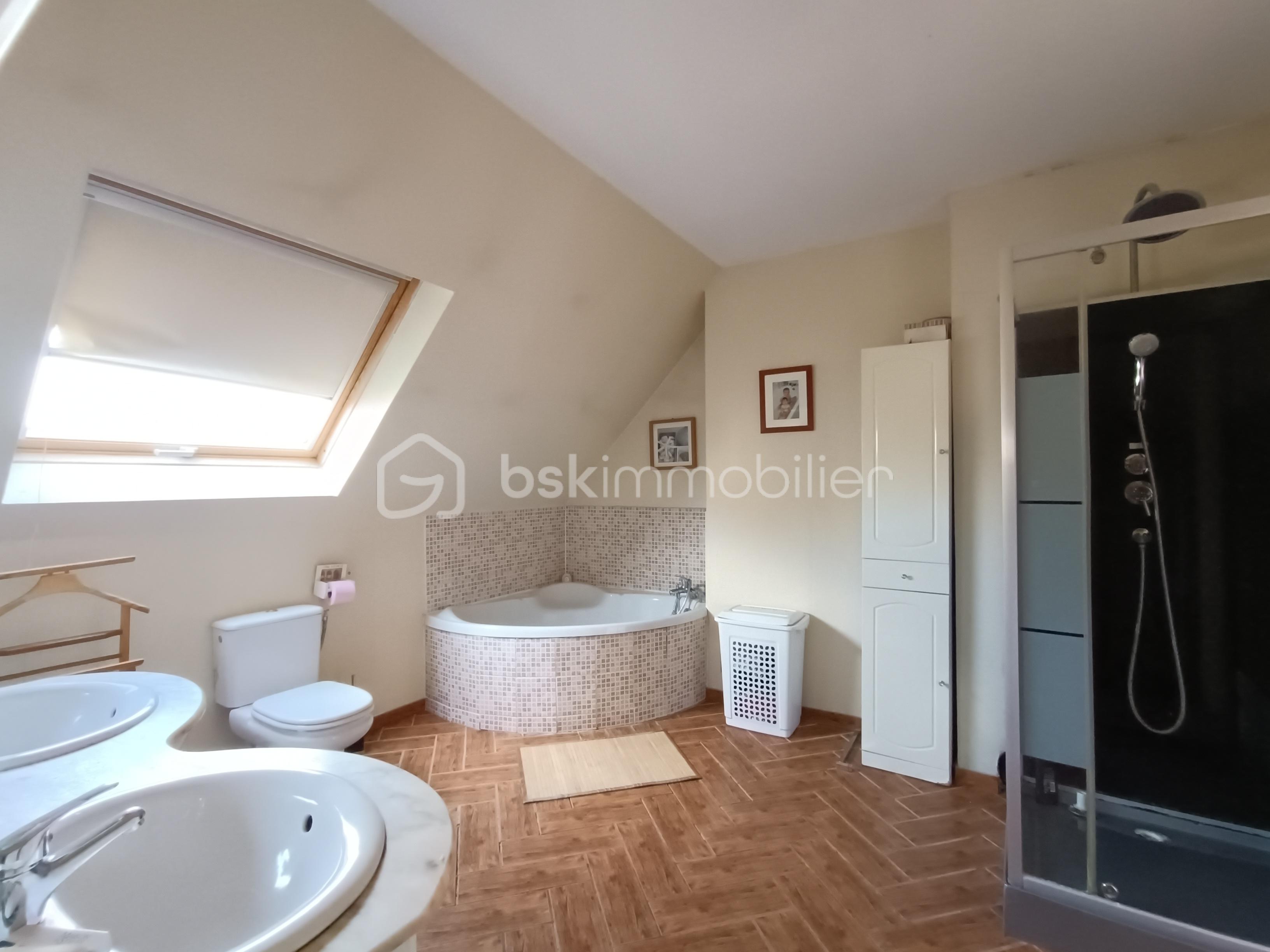 Pavillon de 126 m² - sdb1.jpg