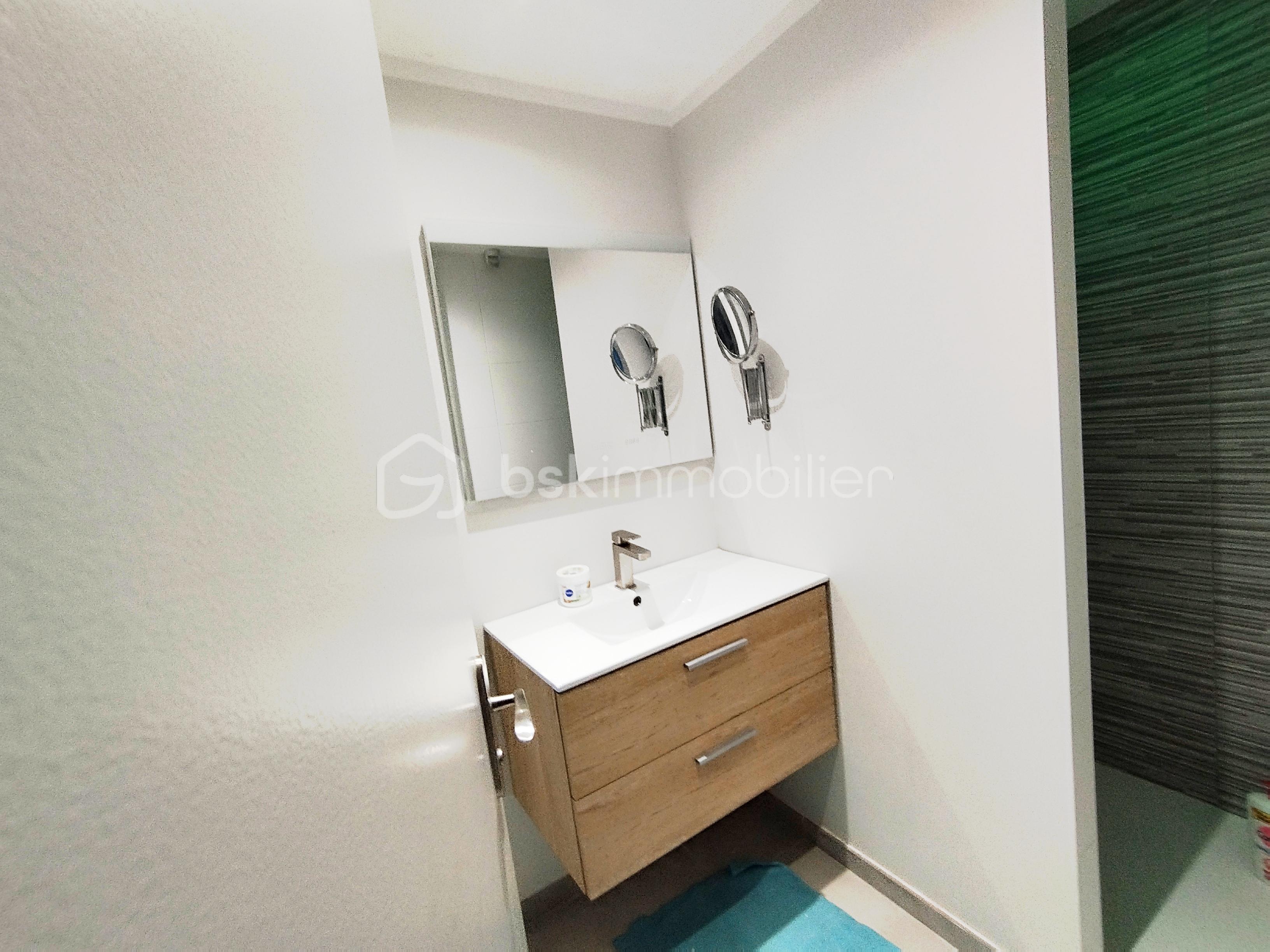 Appartement de 100 m² - 1759564360203.jpg