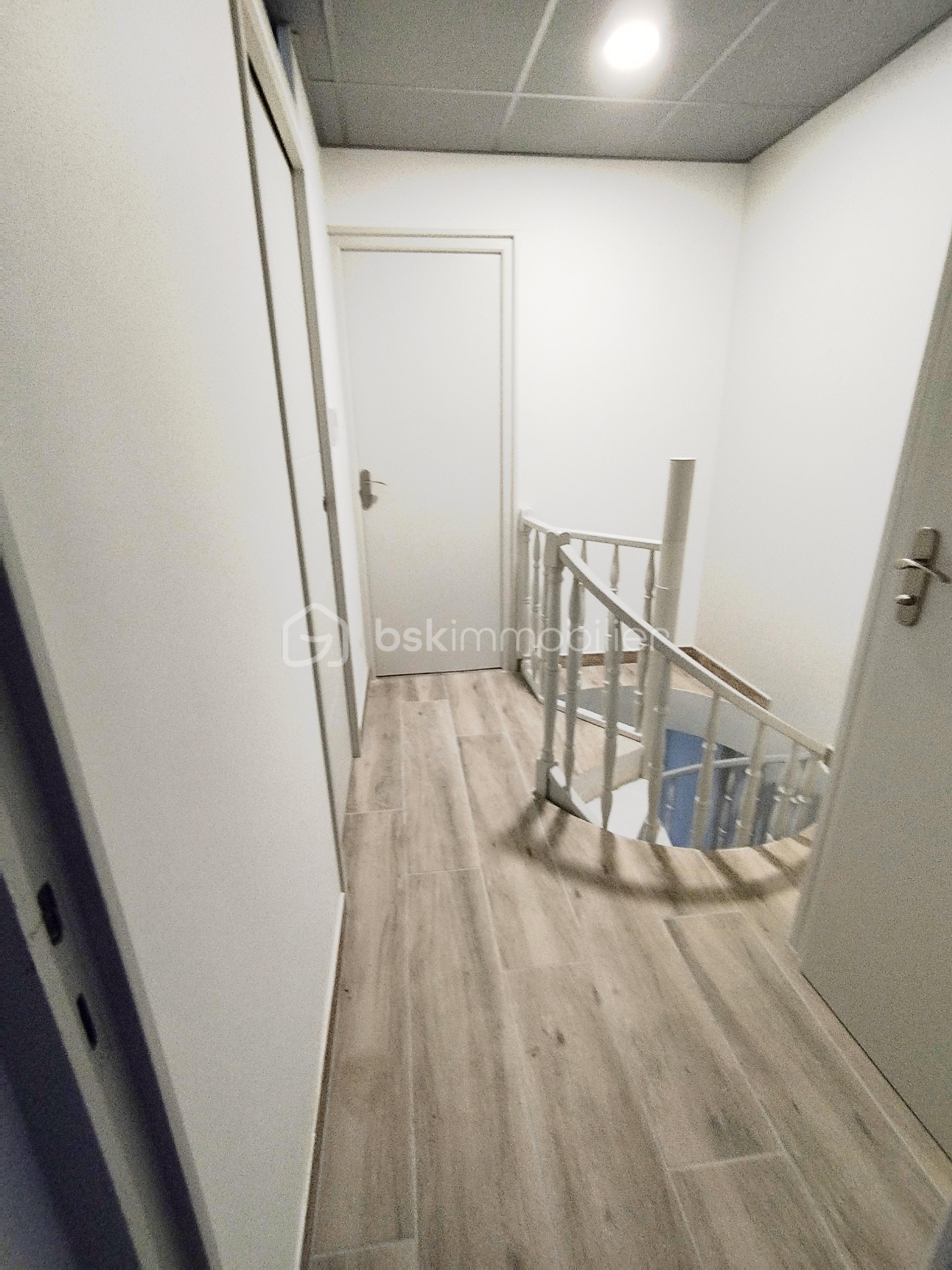 Appartement de 100 m² - 1759564958559.jpg