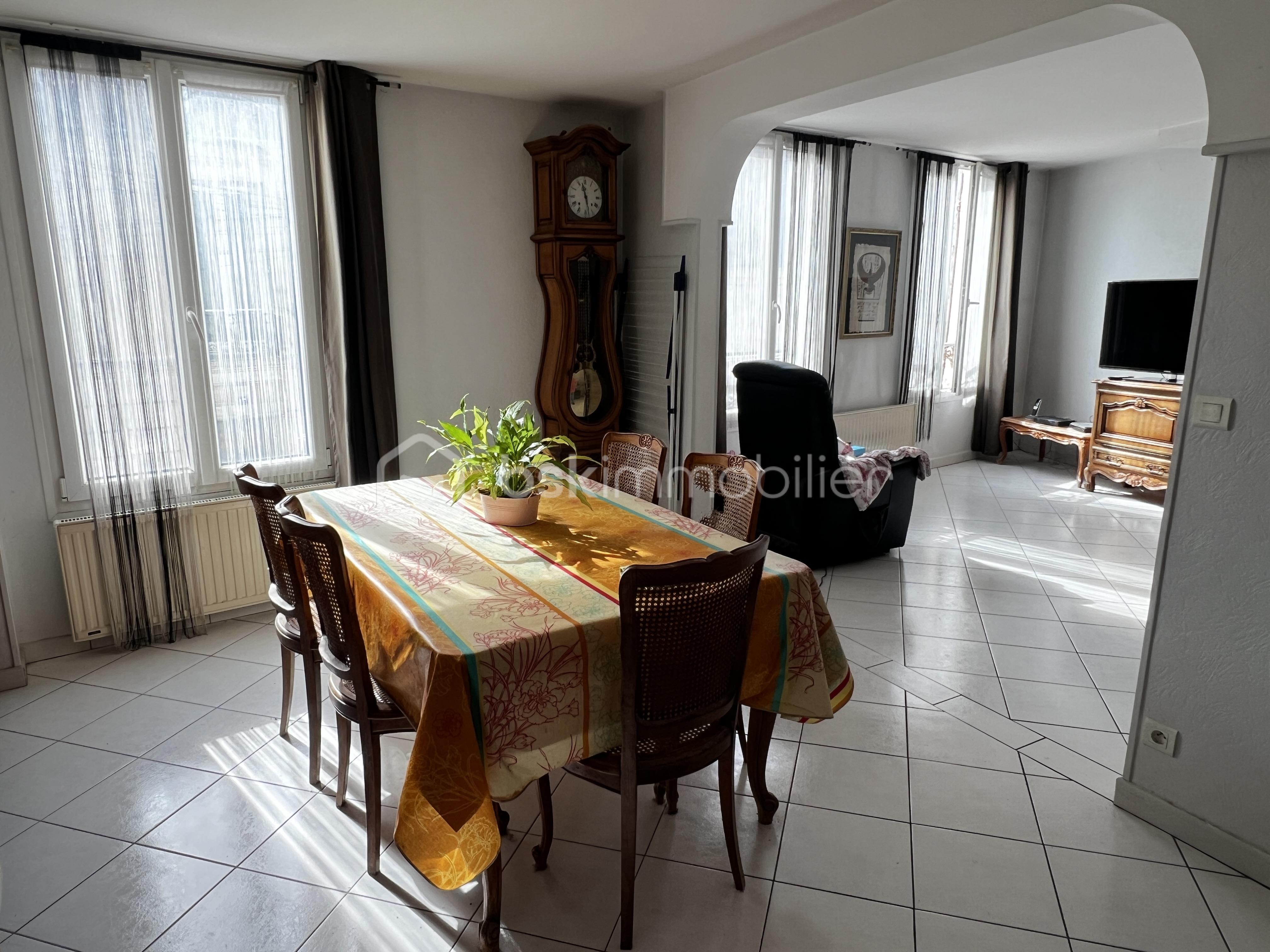 Appartement 3 pièces 56 m² · à Crécy-la-Chapelle · 56 m² · 170 000 €