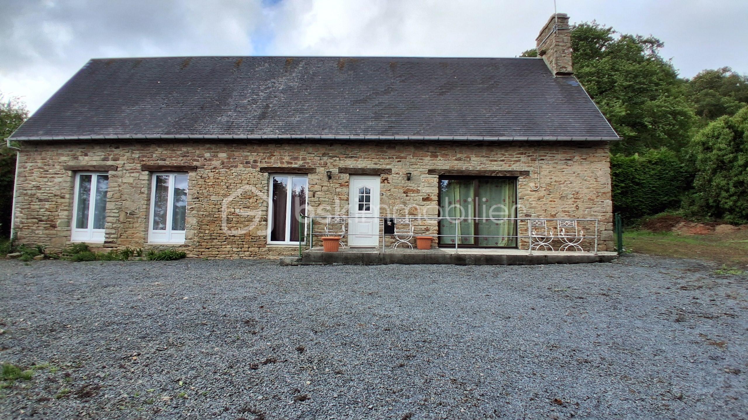 Maison en pierre de 74 m² - facade.jpg