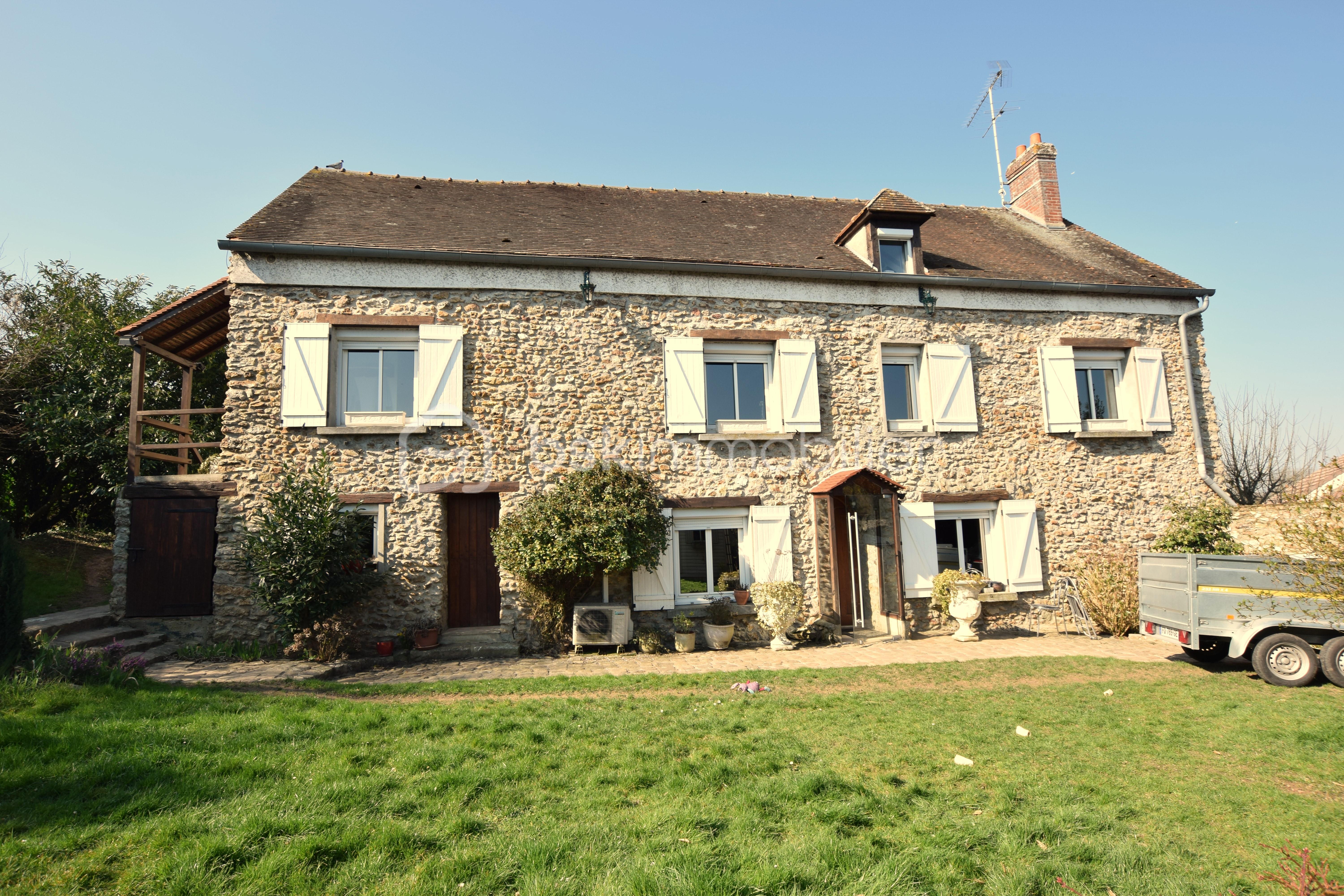 Maison de 270 m² - facade.JPG