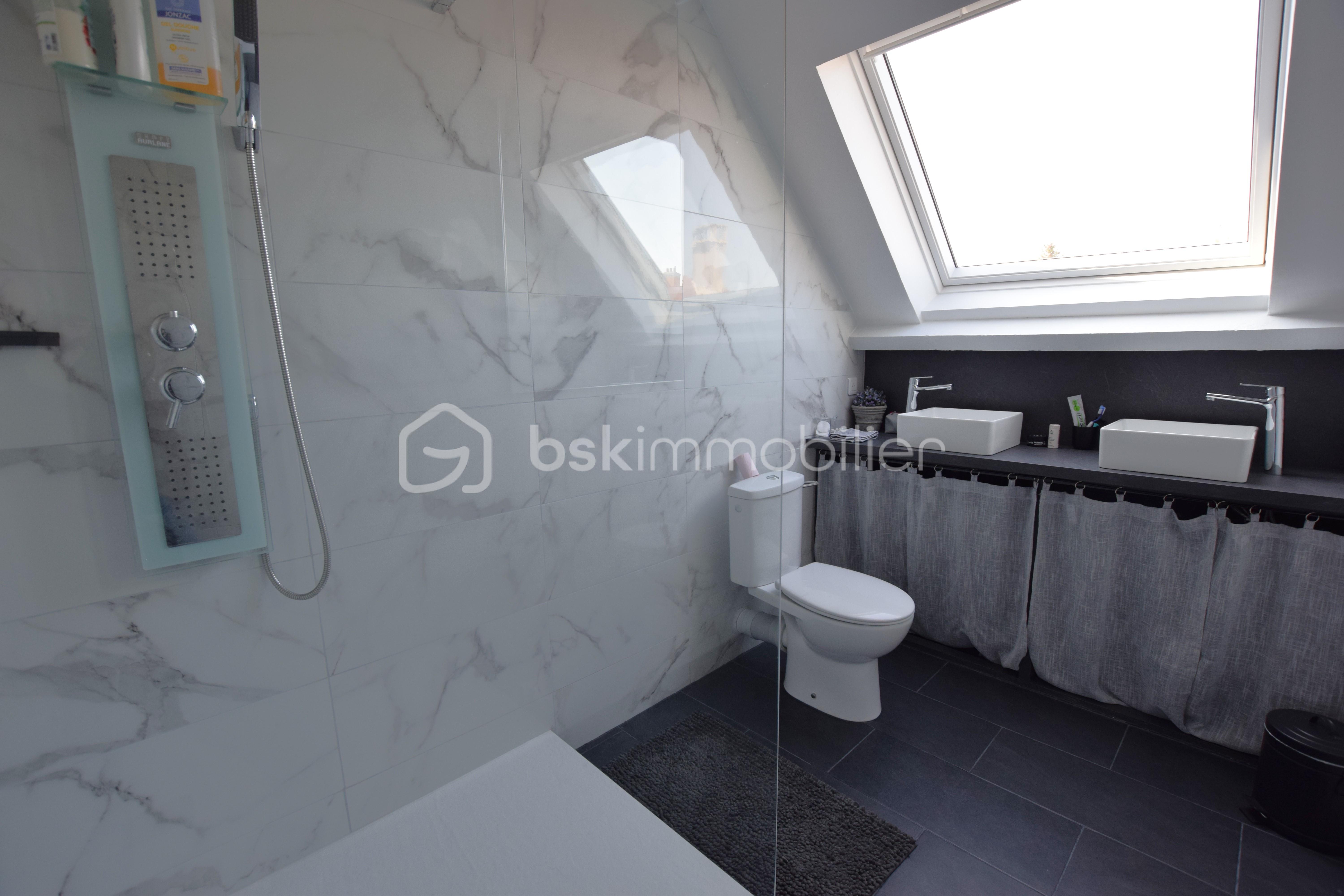 Maison de 270 m² - salle d'eau.JPG