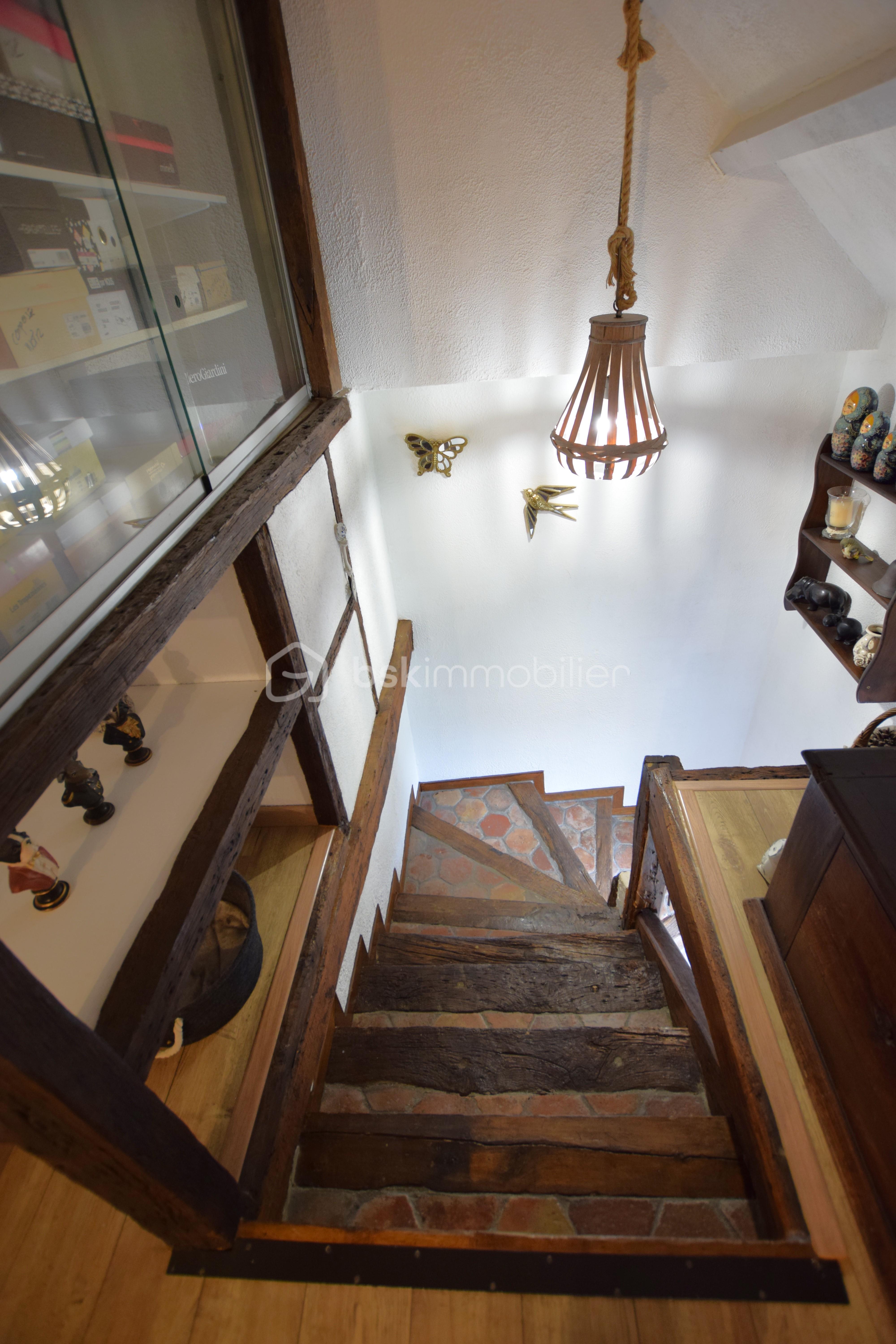 Maison de 270 m² - escalier.JPG