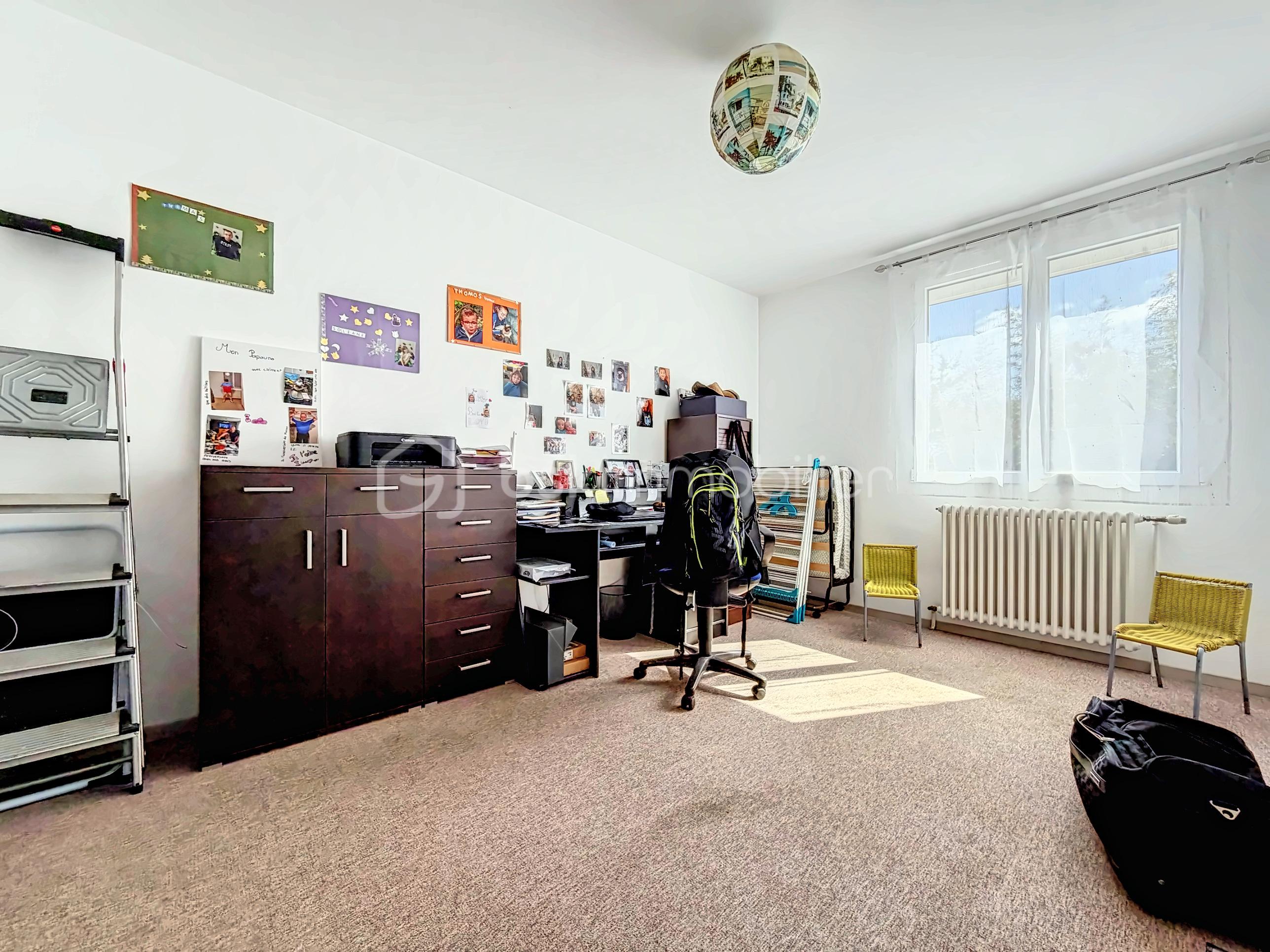 08_bureau_HDR.jpg
