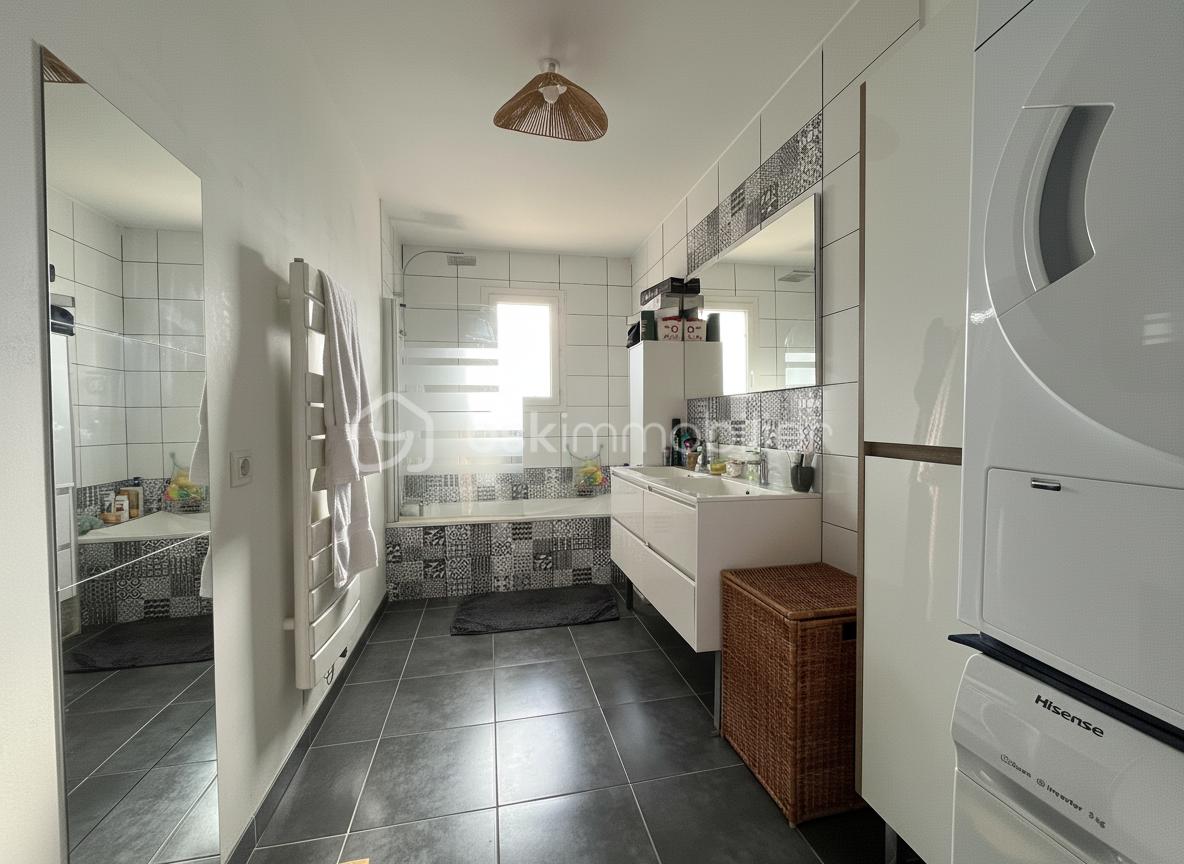 Maison contemporaine de 84 m² - generated_2025-11-28T13_38_21.262.jpg