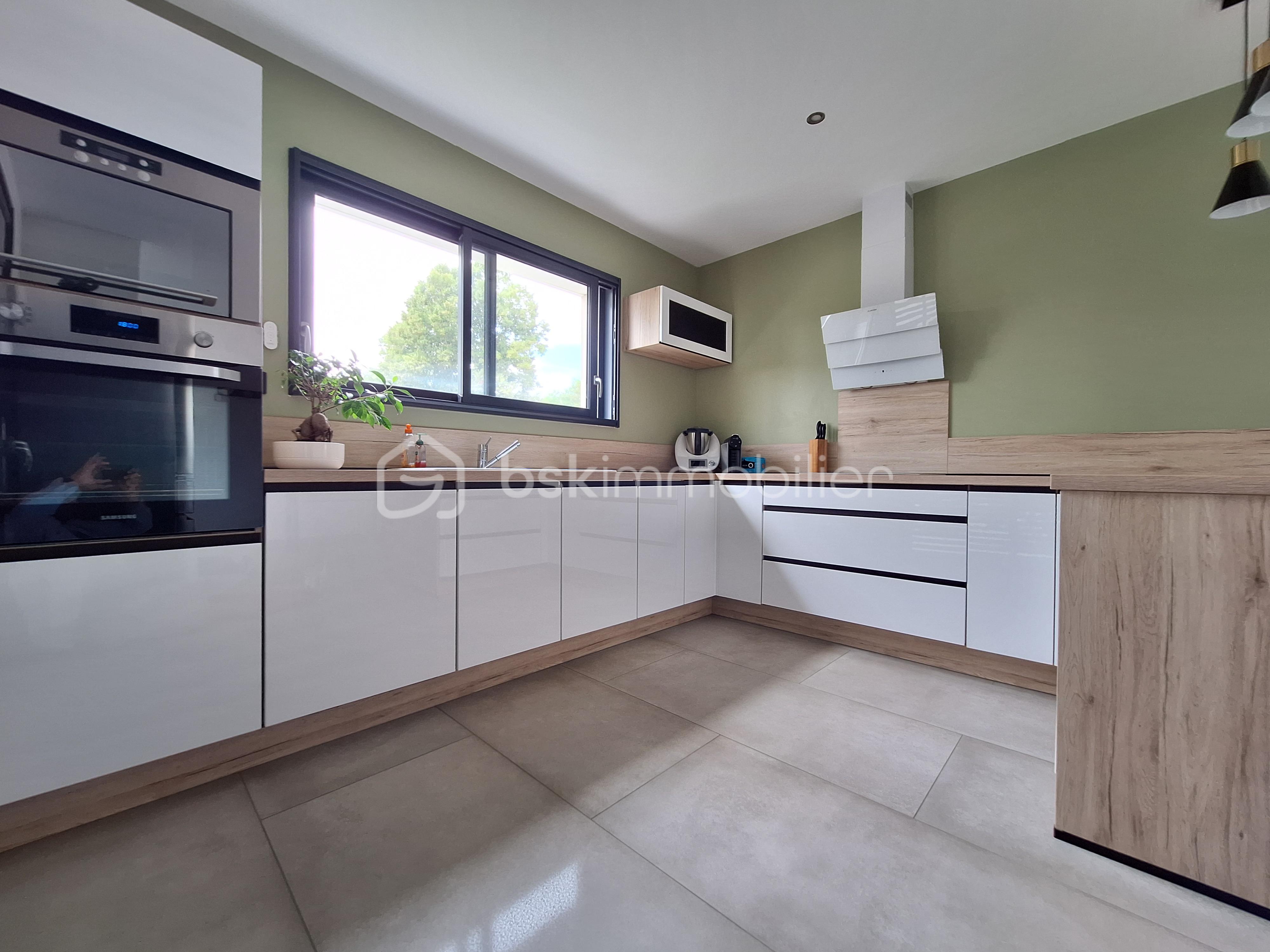 Maison contemporaine de 176 m² - 20250722_170003.jpg