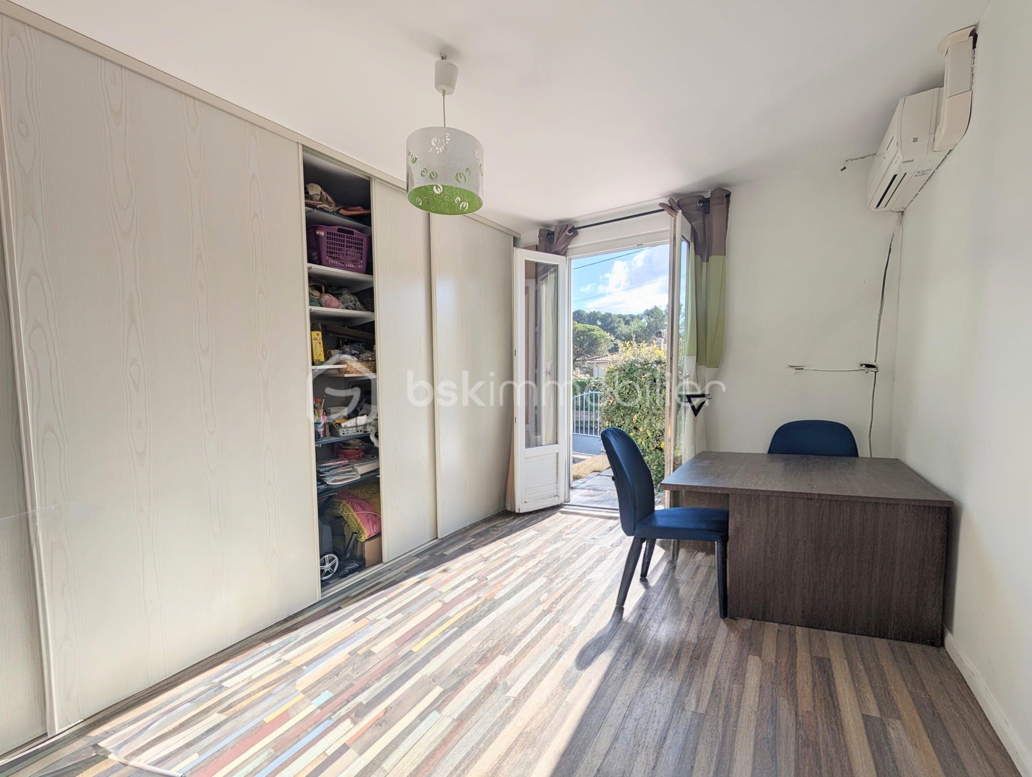 Maison de 162,97 m² - bureau dressing porte.jpeg