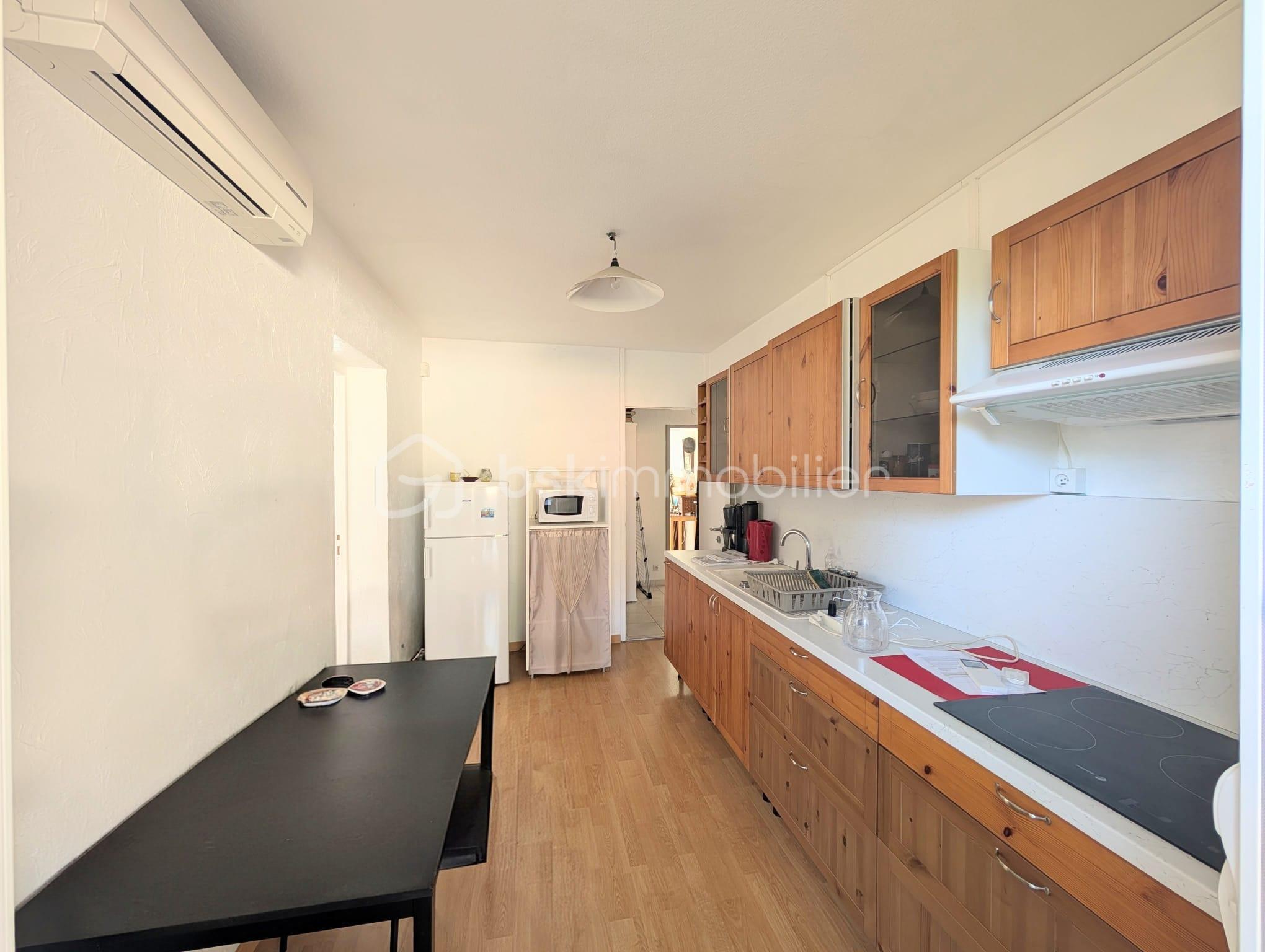 Maison de 162,97 m² - cuisine studio fenetre.jpeg