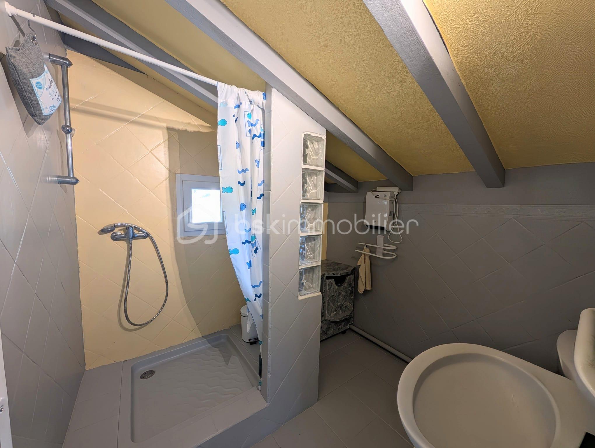 Maison de 162,97 m² - sdb haut.jpeg