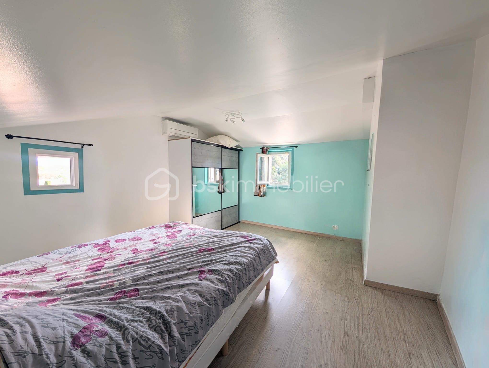 Maison de 162,97 m² - grande chambre haut porte.jpeg