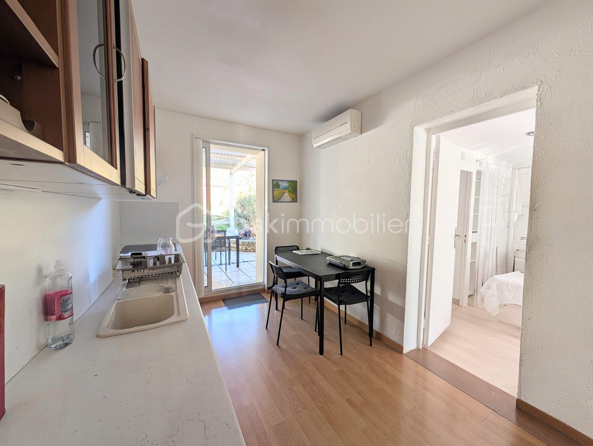 Maison de 162,97 m² - cuisine studio porte.jpeg