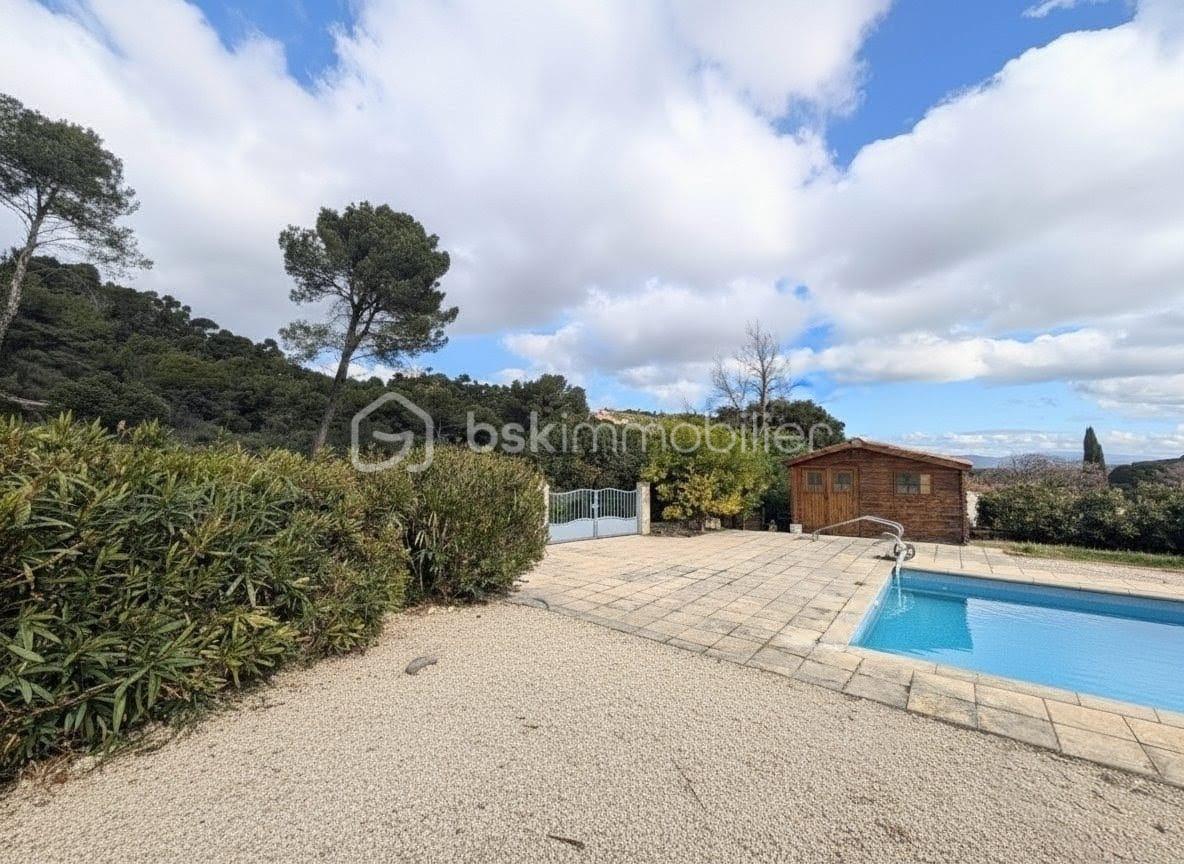 Maison de 162,97 m² - vue piscine IA.jpeg