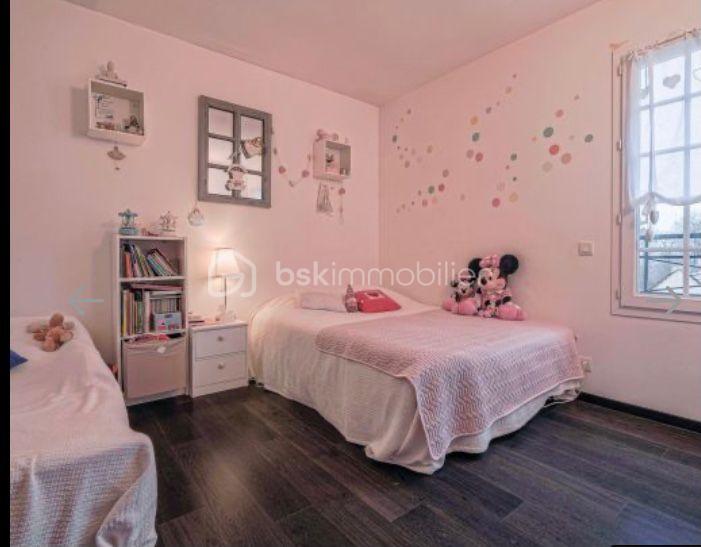 Maison de 225 m² - CHAMBRE ENFANT.jpg