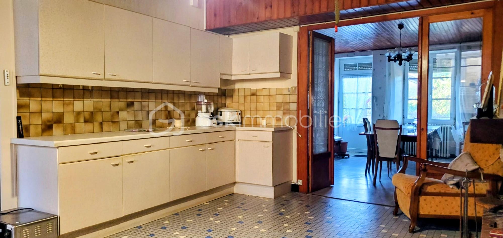 Maison en pierre de 121 m² - IMG-20250914-WA0015~2.jpg