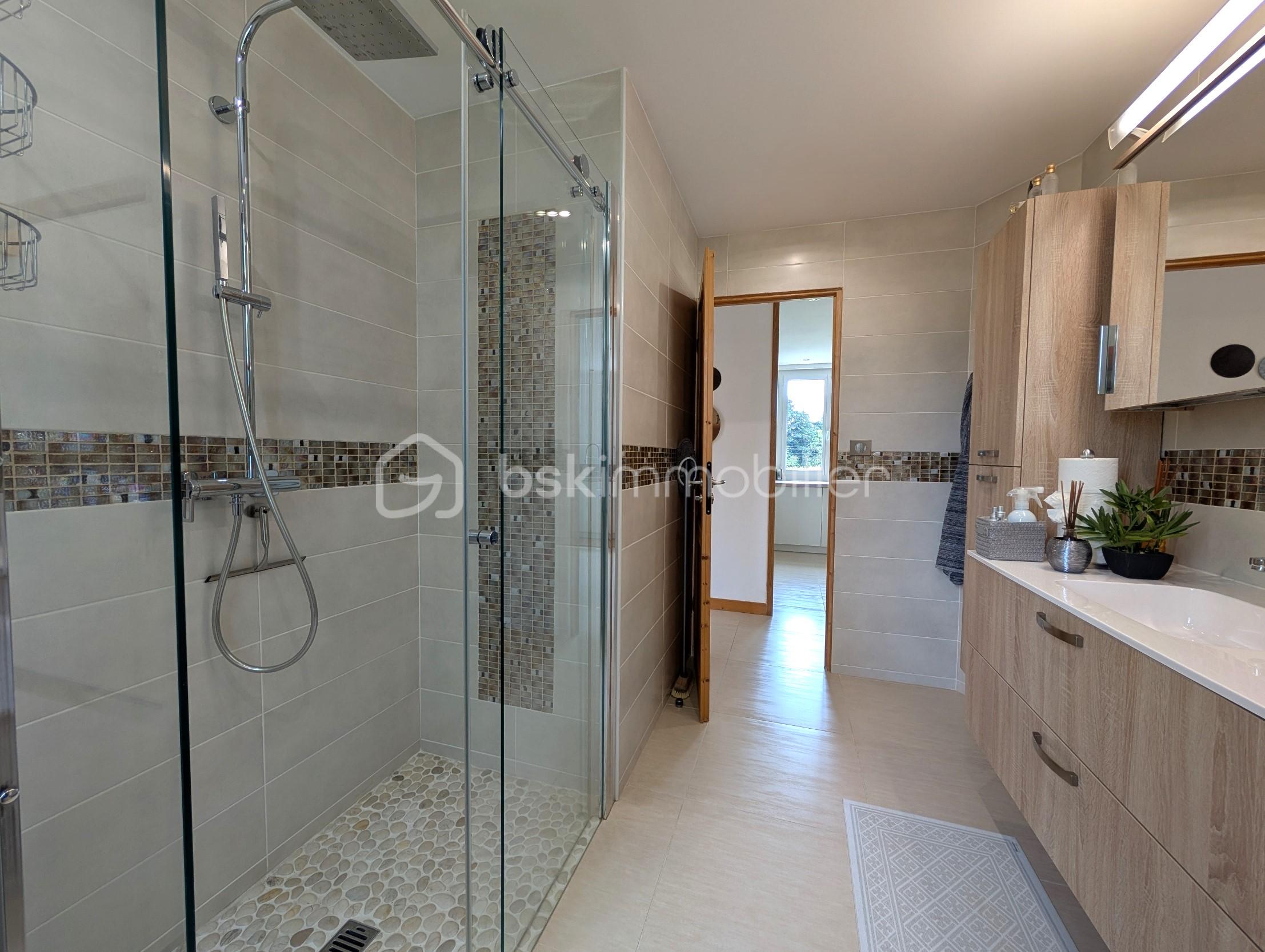 Maison de 155,24 m² - sdb.jpg