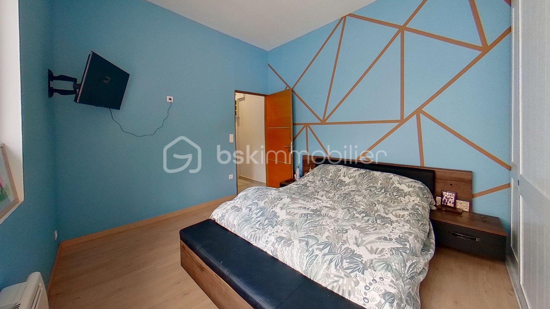 Ghhhh-Bedroom 2.jpg