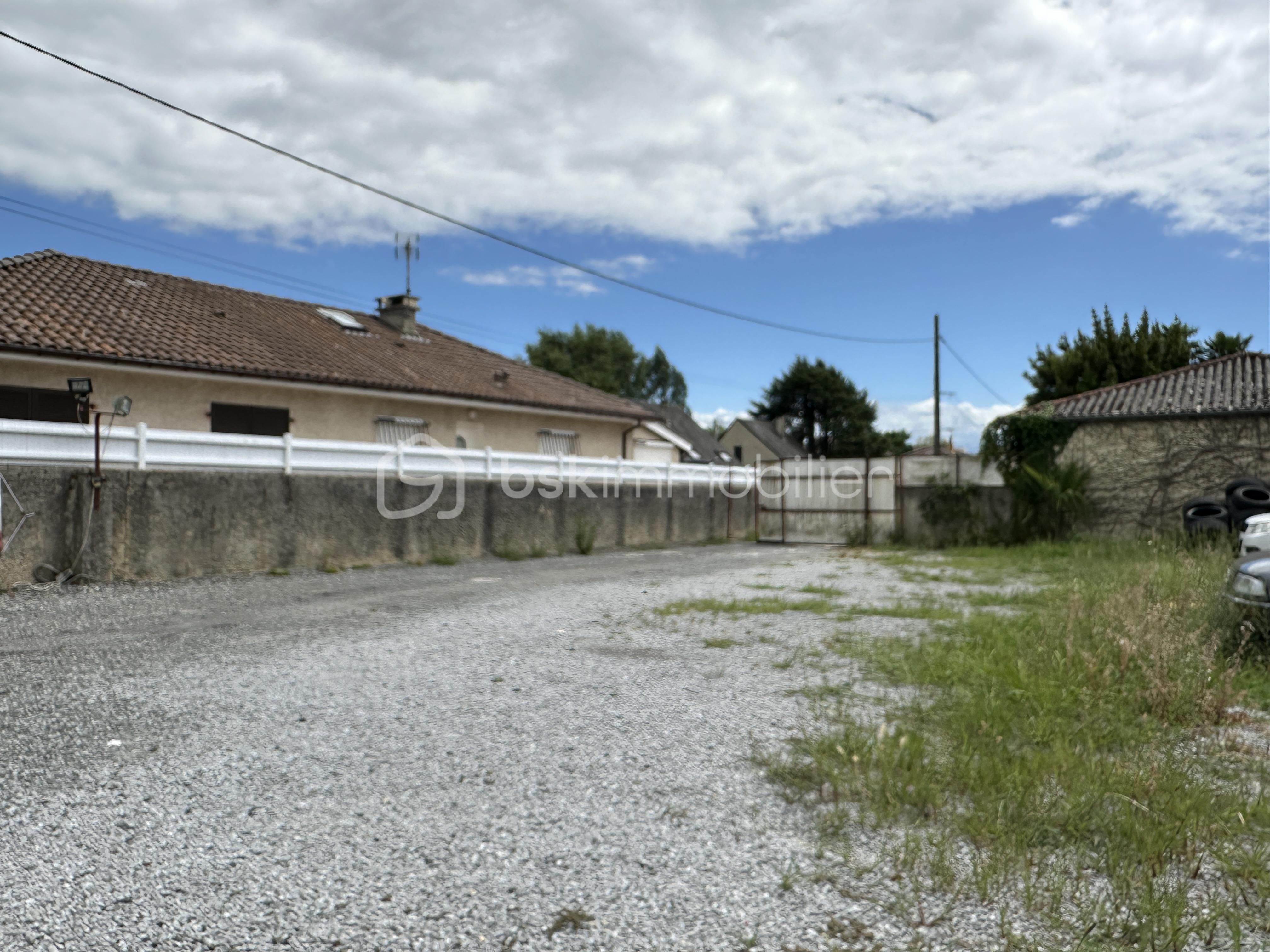 Local d'activités de 144 m²