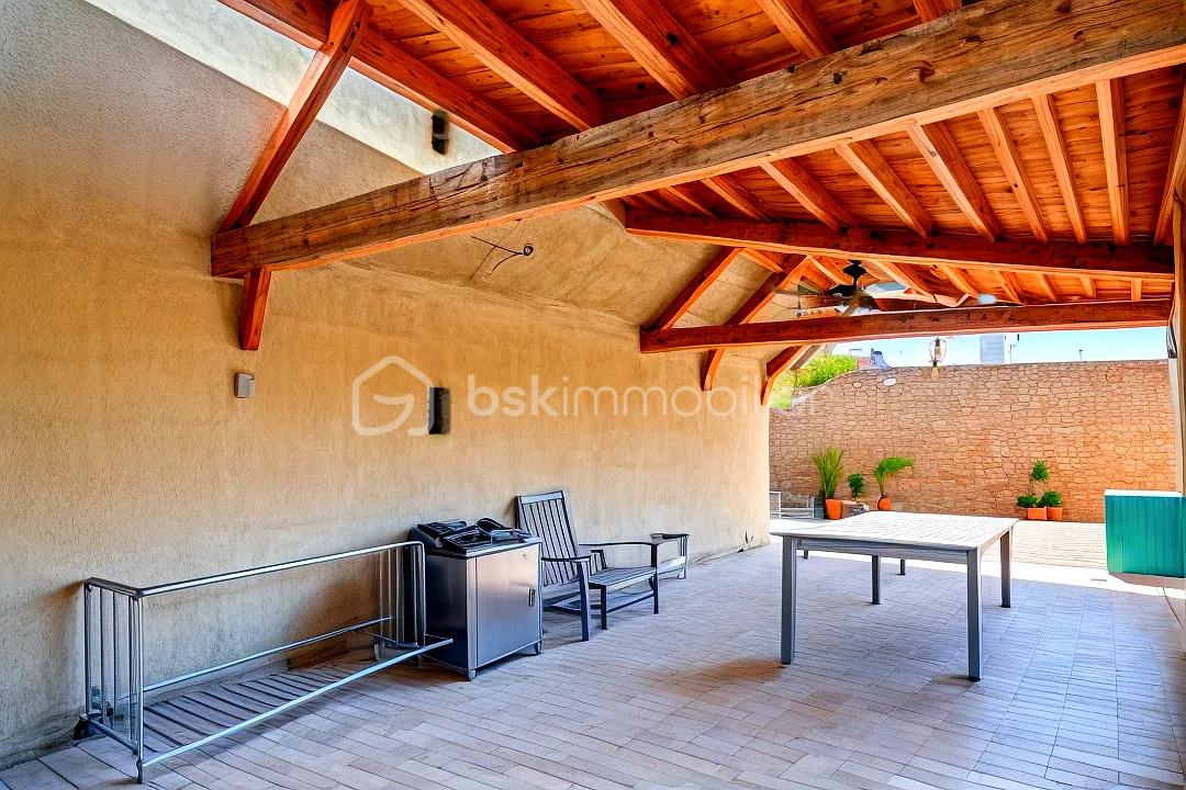 Maison ancienne de 218 m² - liloo-downloaderHhVP8H