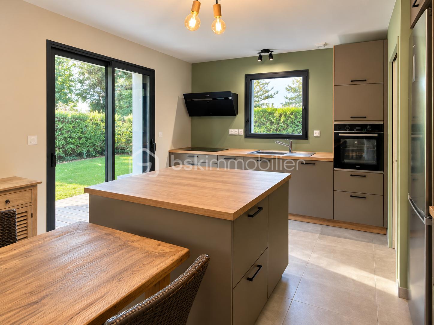 e8dc6cde-1b0f-4b15-9fbc-b2c6a726c4f8.png