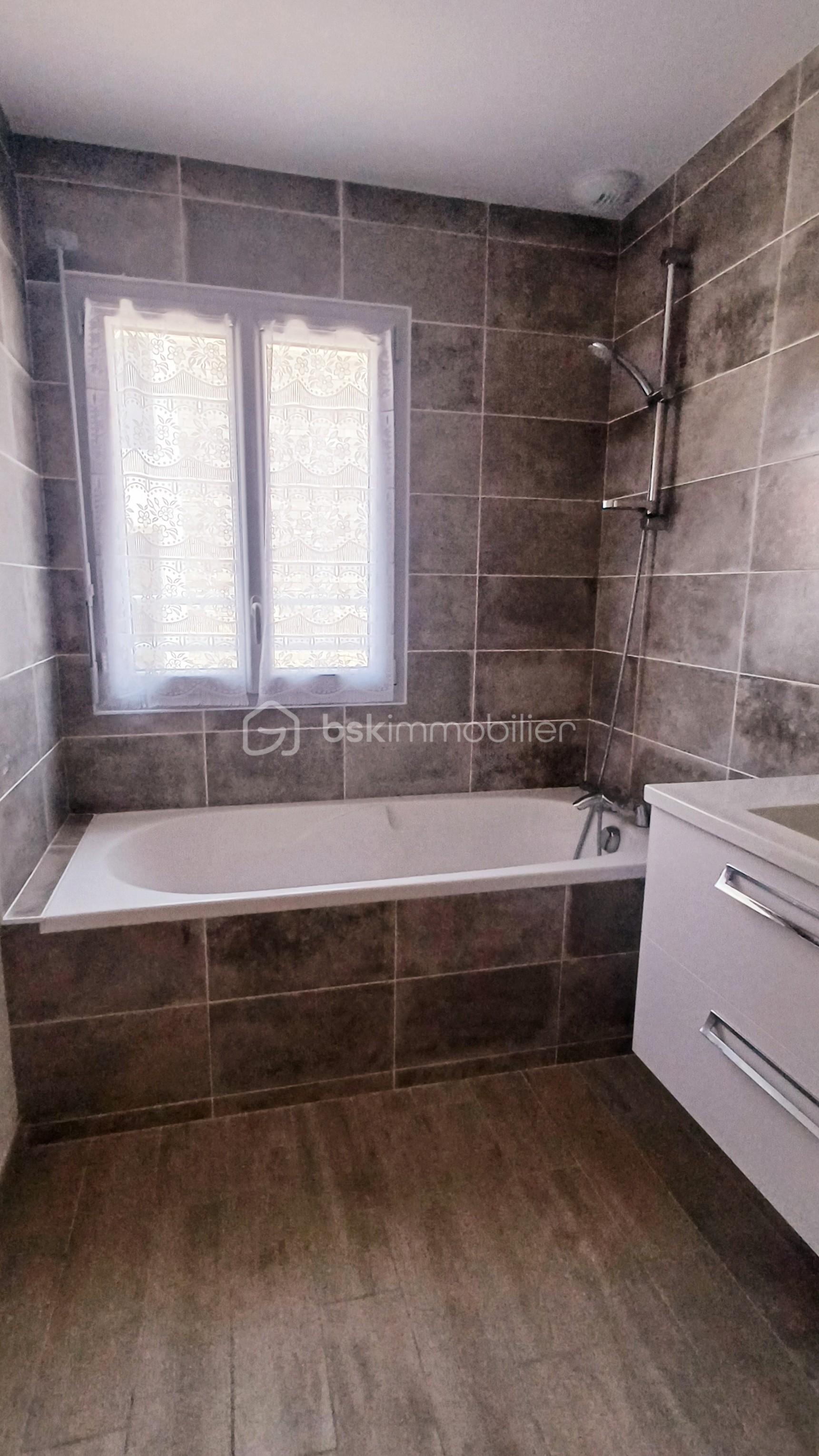 Maison de 54 m² - sdb.jpg