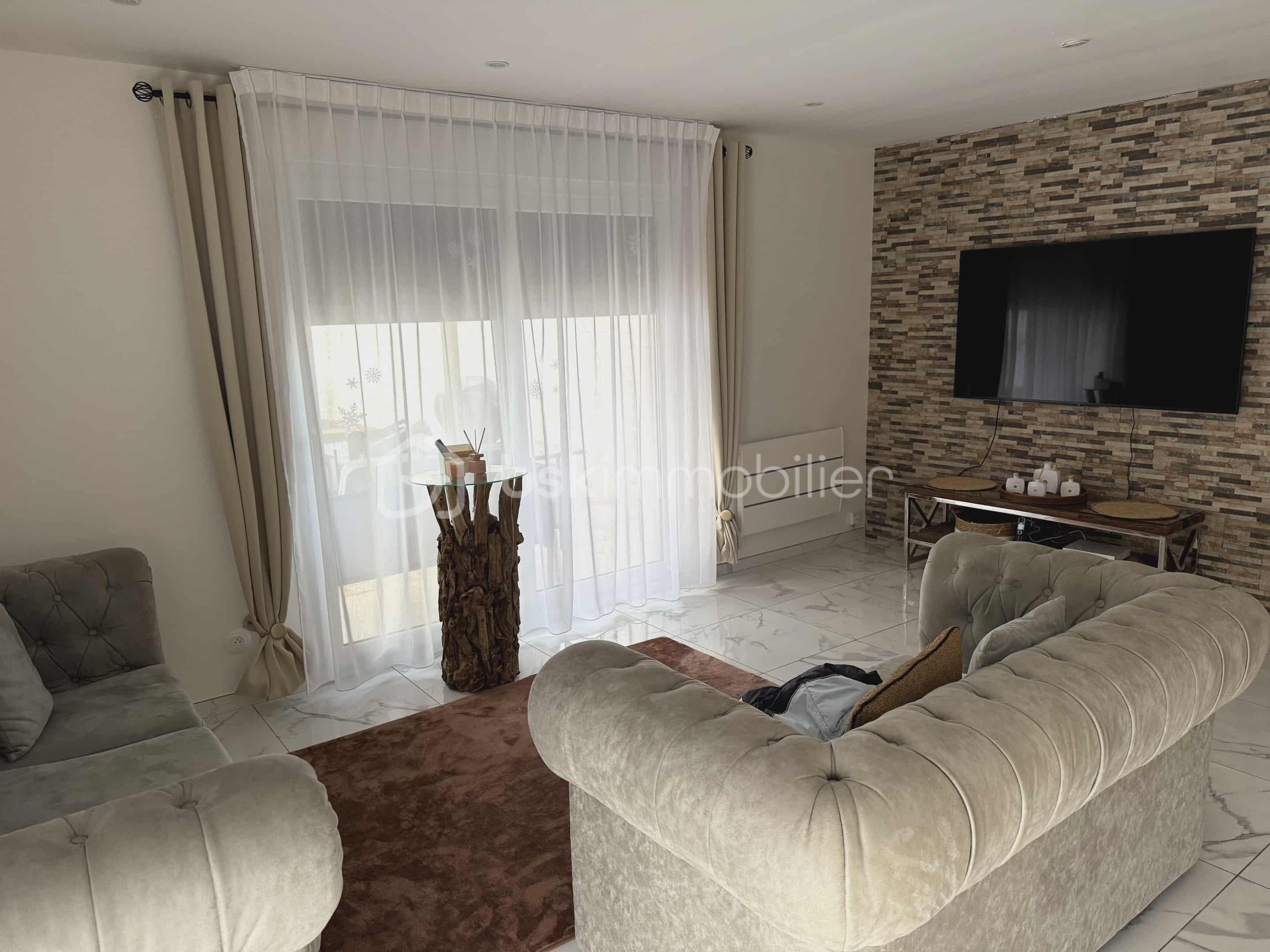 Maison traditionnelle de 136 m² - 128d2104-7ada-4cb3-bae0-1fc8873e506a.jpg