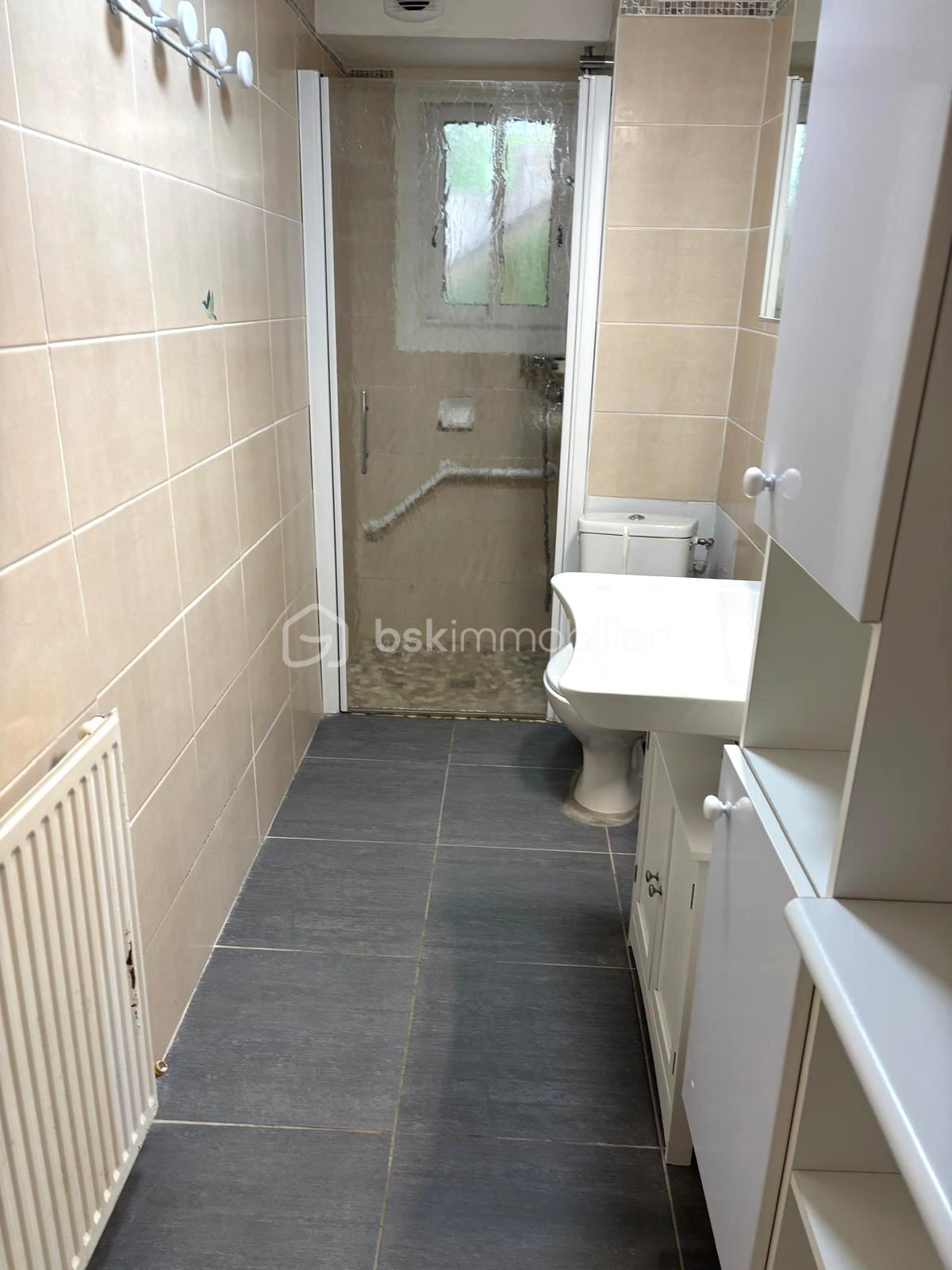 Immeuble de 250 m² - WhatsApp Image 2025-09-16 à 09.02.14_df9312f5.jpg