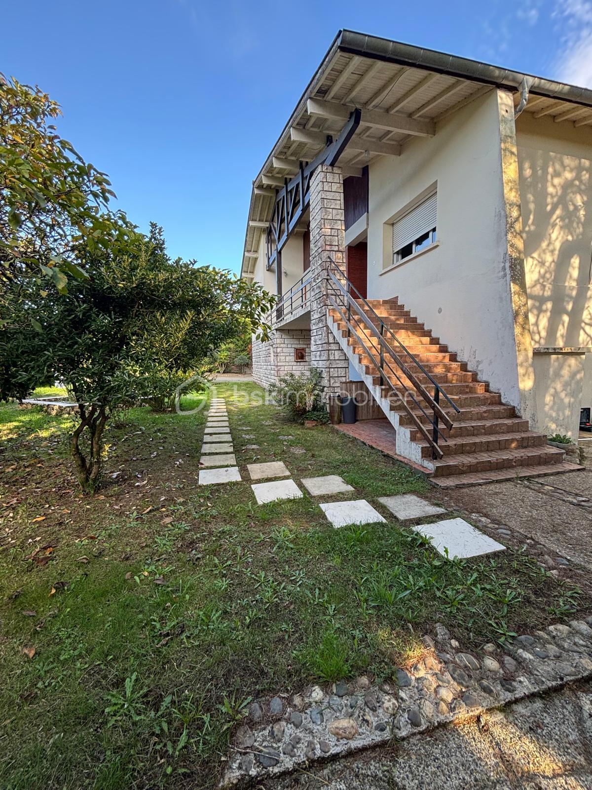 Immeuble de 250 m² - WhatsApp Image 2025-10-17 à 10.14.55_37d42e0e.jpg
