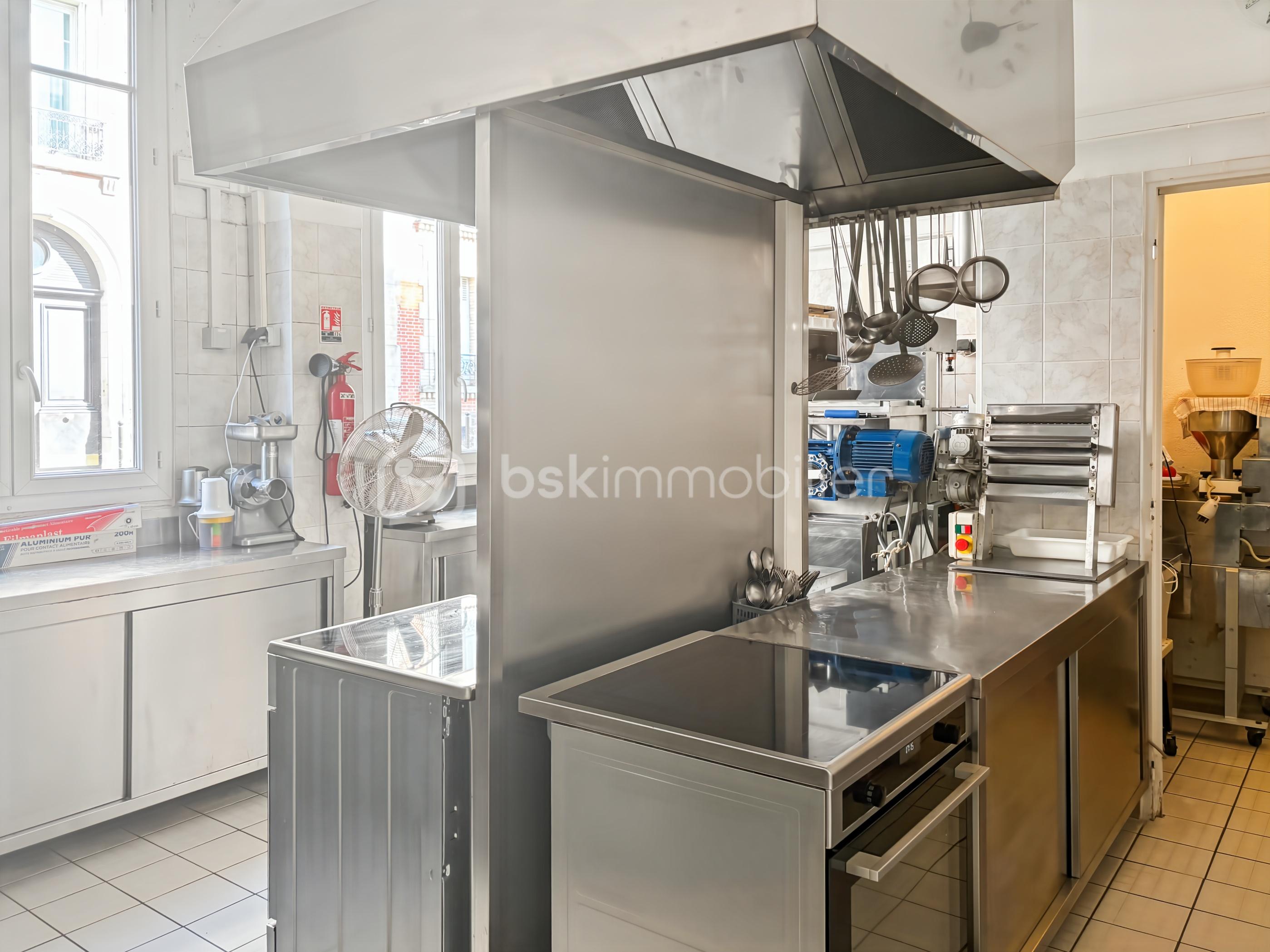 Local d activites de 70 m² - Labo.jpg