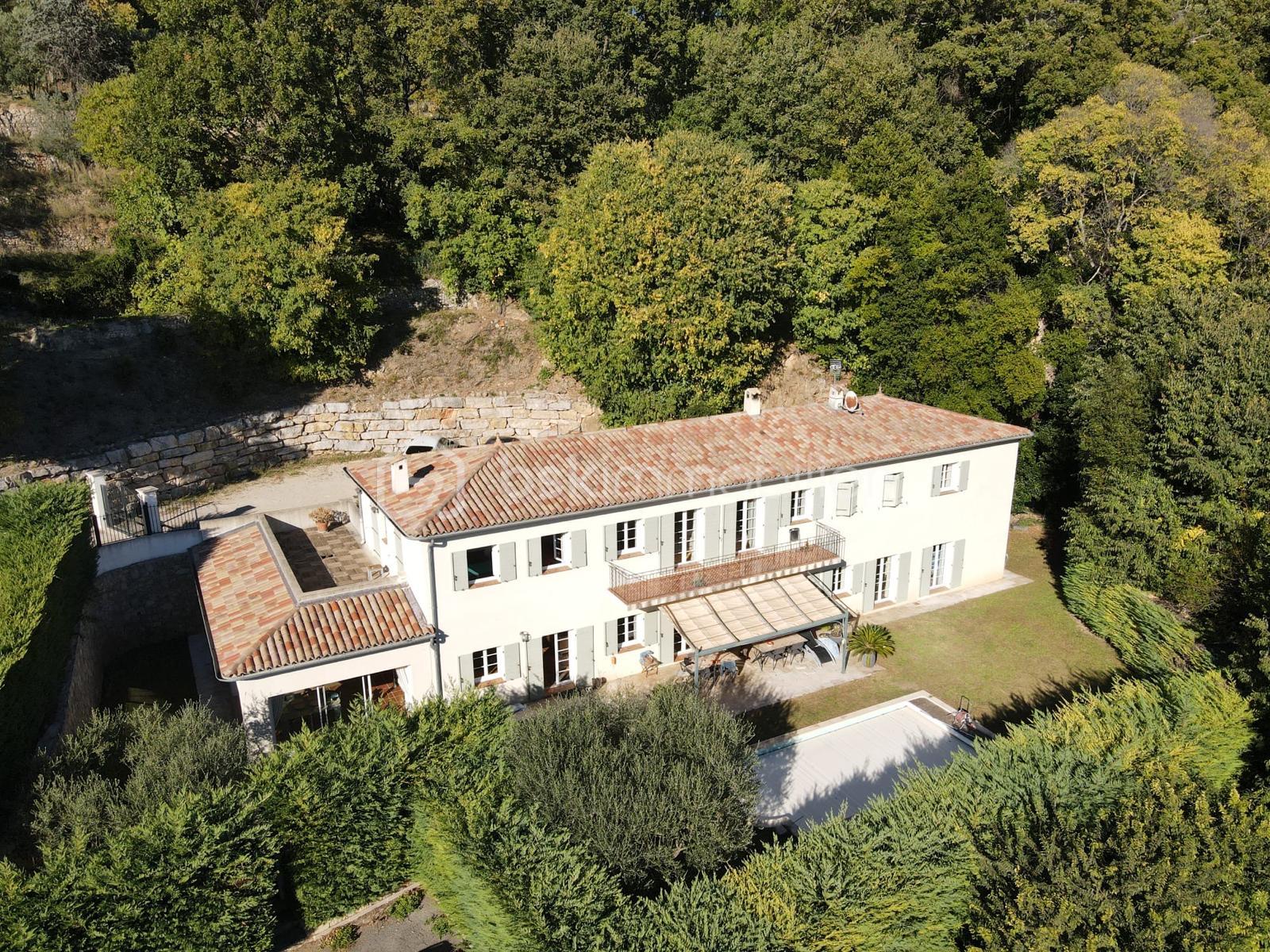 Maison 12 pièces 433 m² · à Draguignan · 433 m² · 750 000 €
